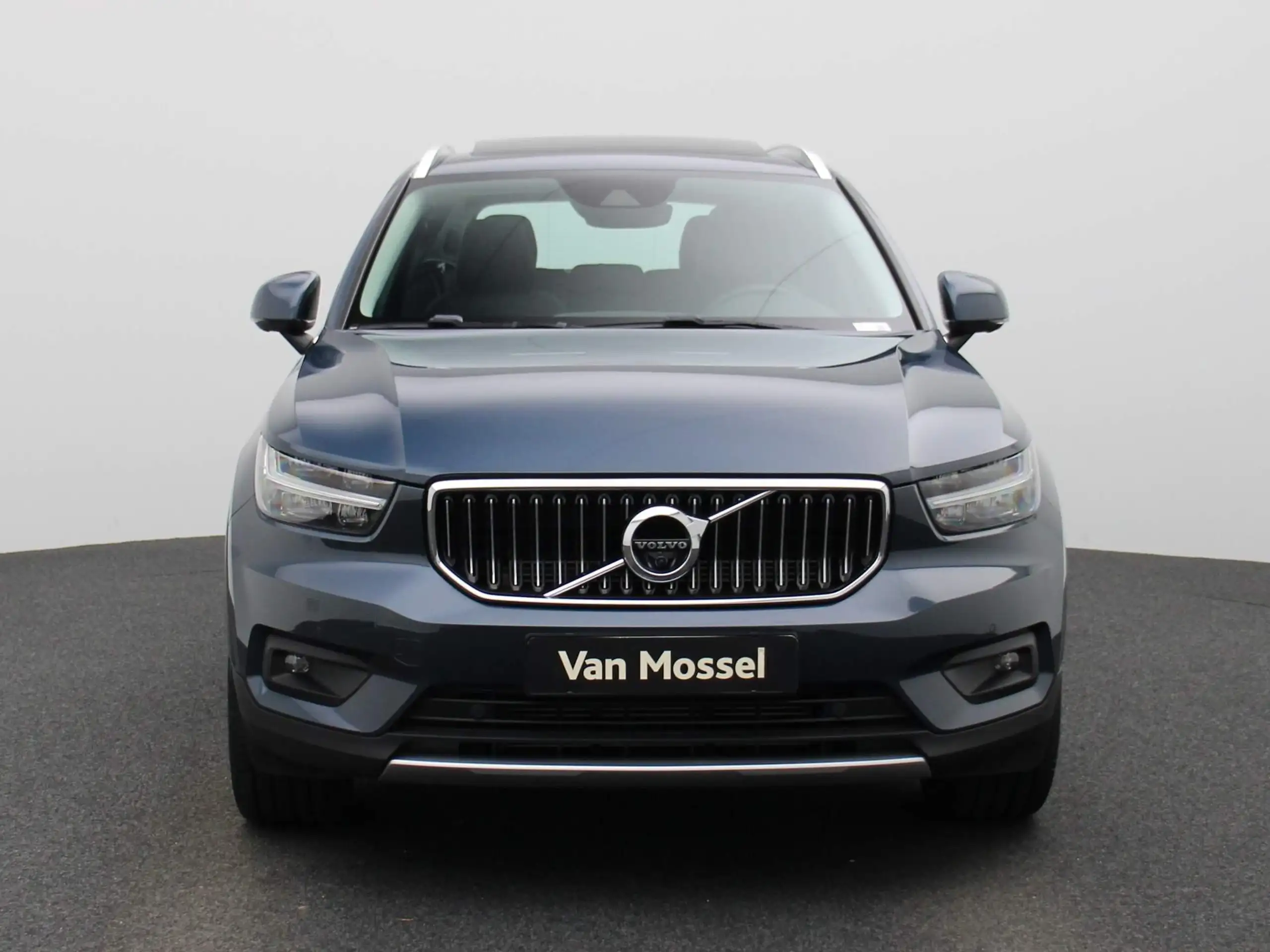 Volvo - XC40