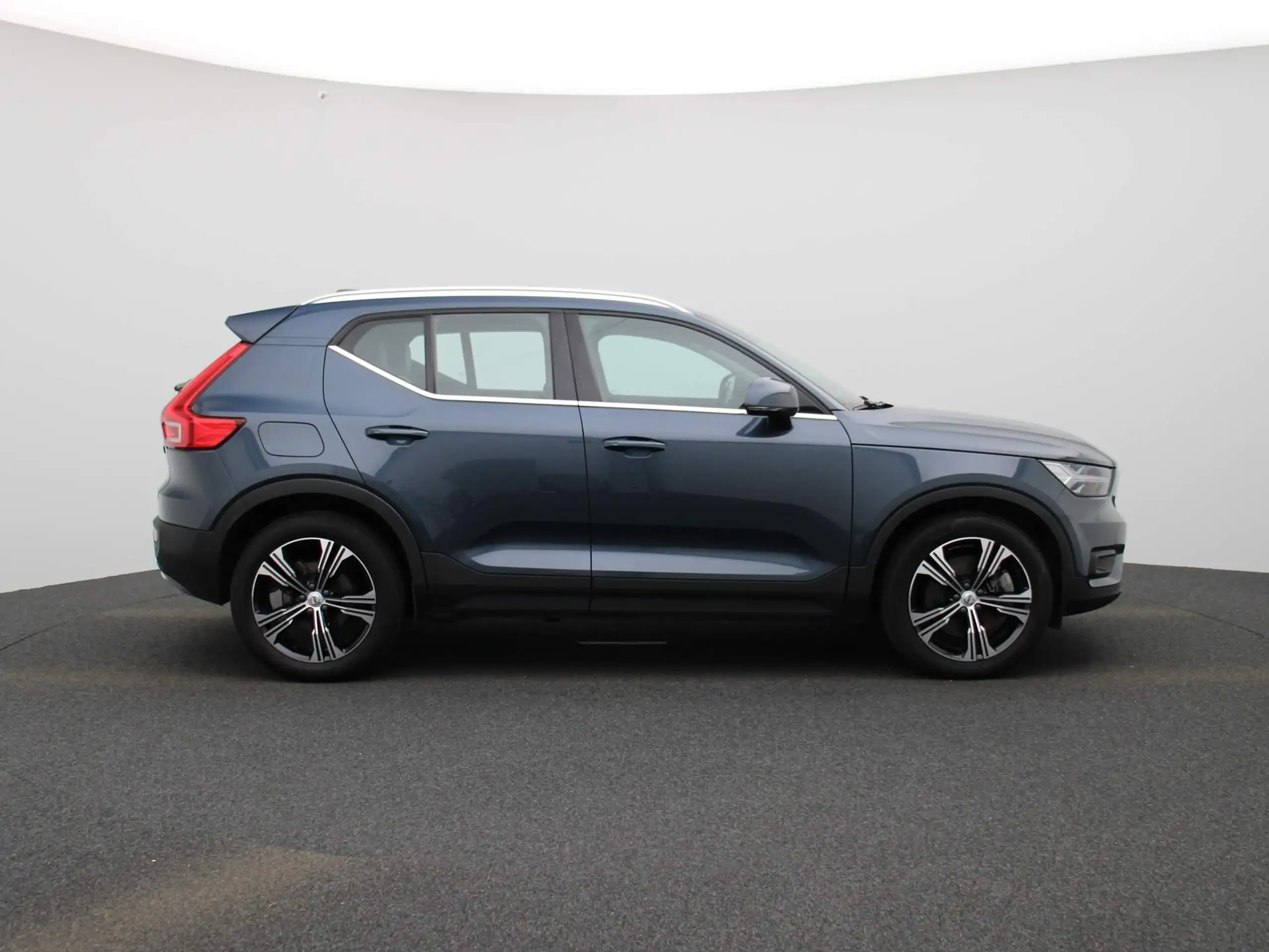 Volvo - XC40