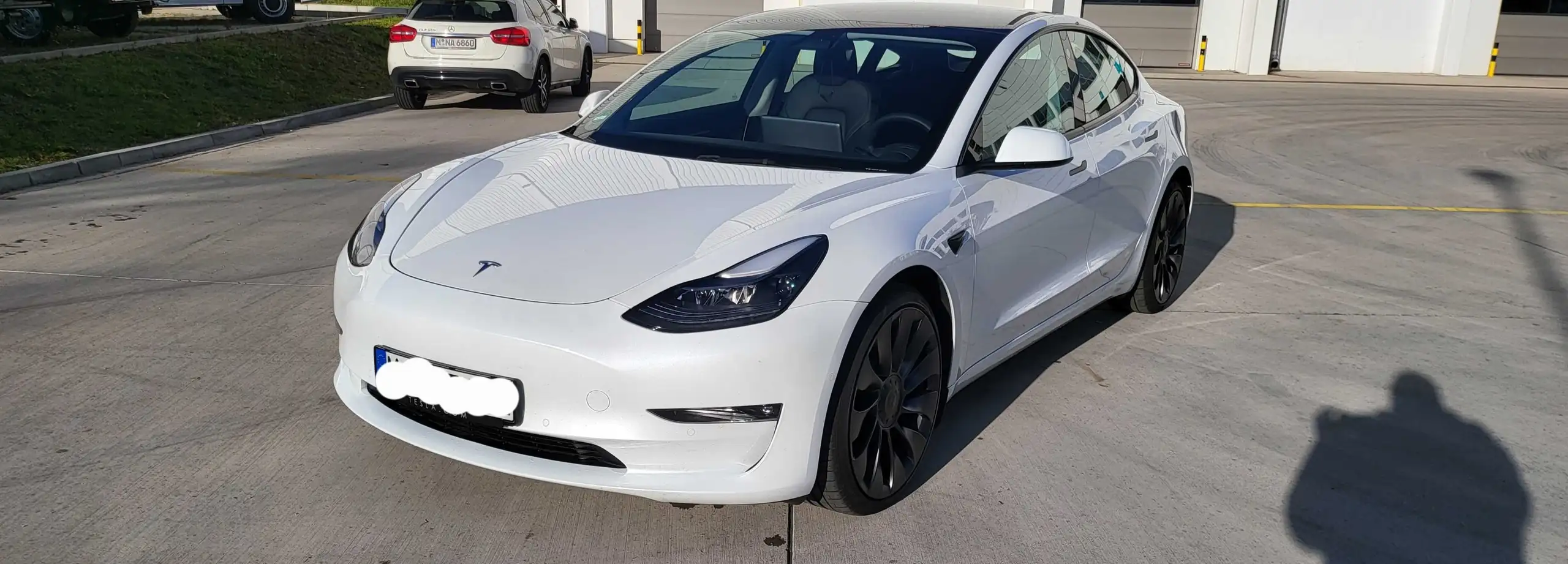 Tesla - Model 3