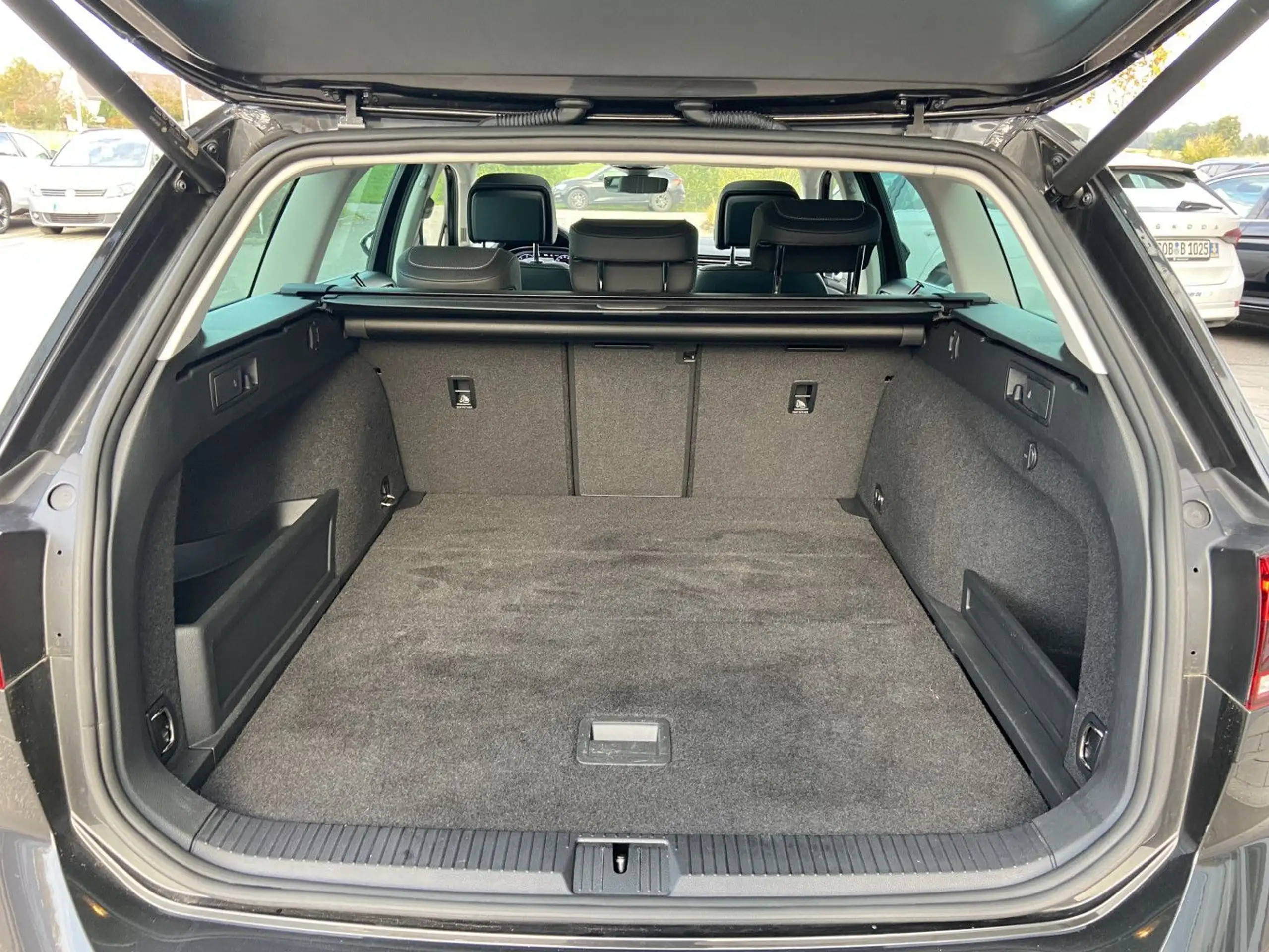 Volkswagen - Passat Alltrack