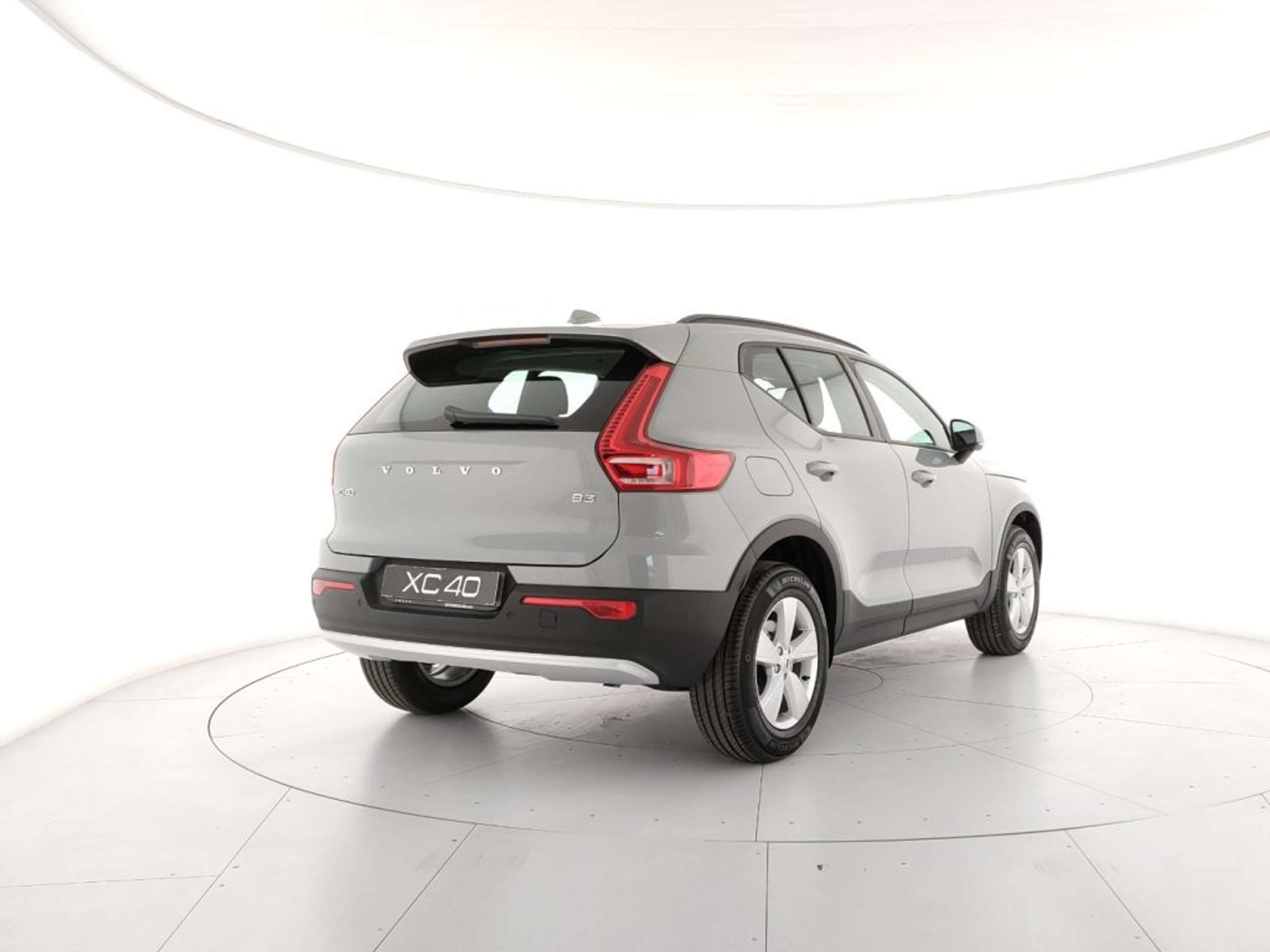 Volvo - XC40