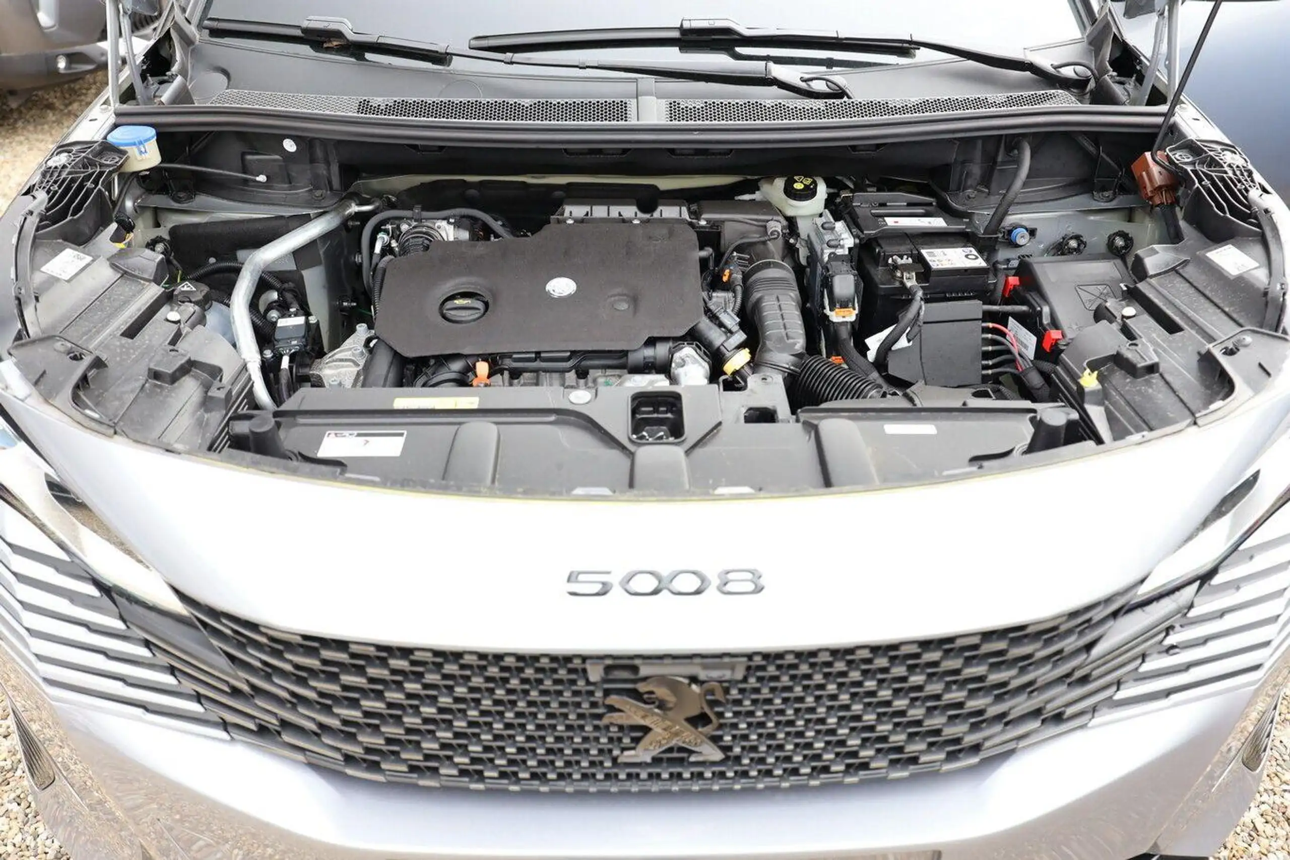 Peugeot - 5008