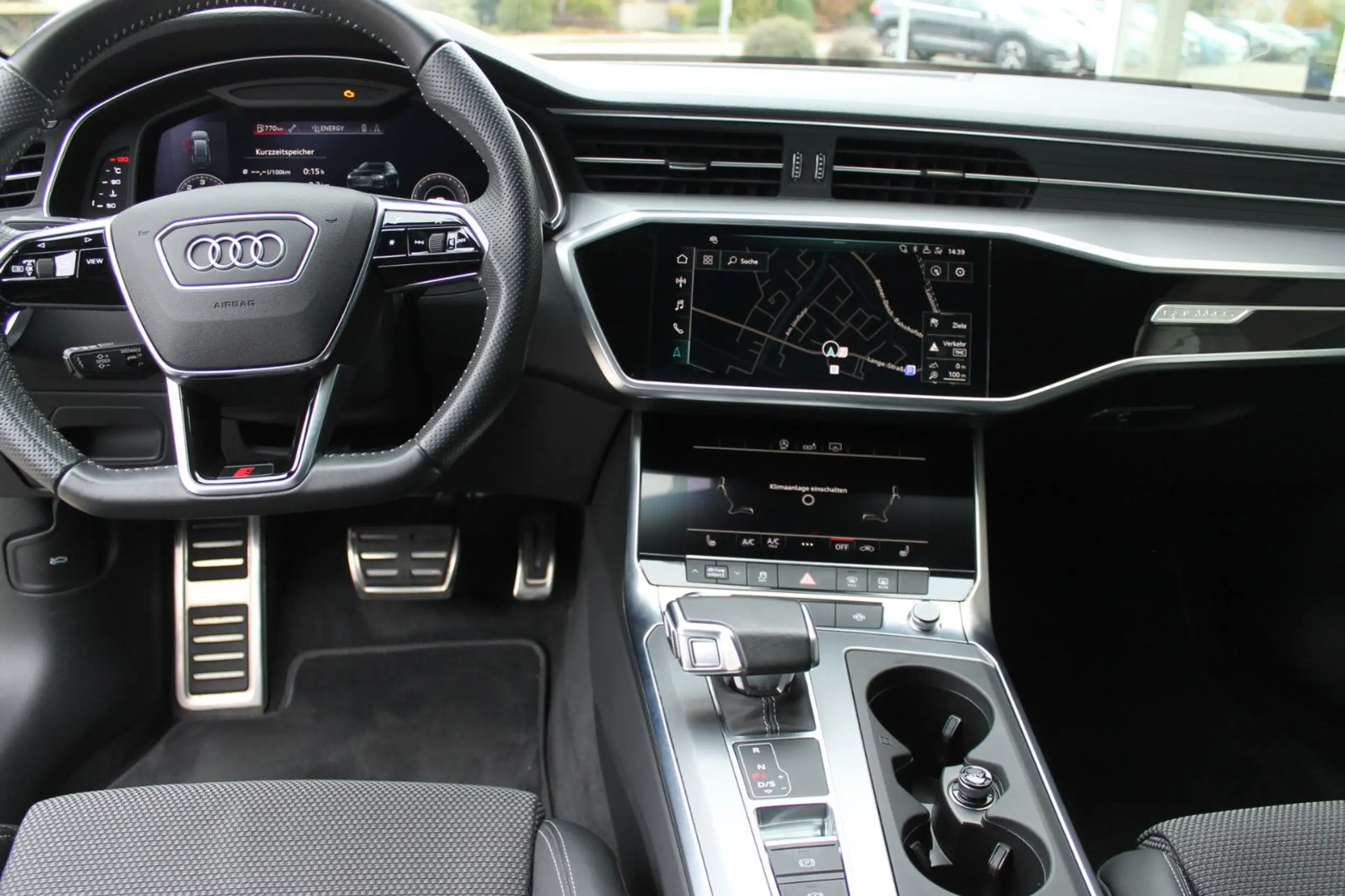 Audi - A6