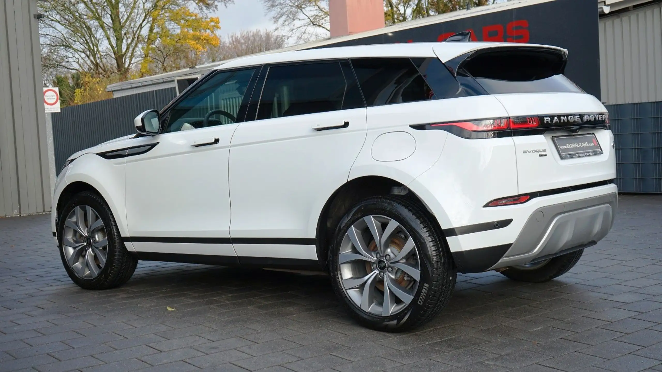 Land Rover - Range Rover Evoque