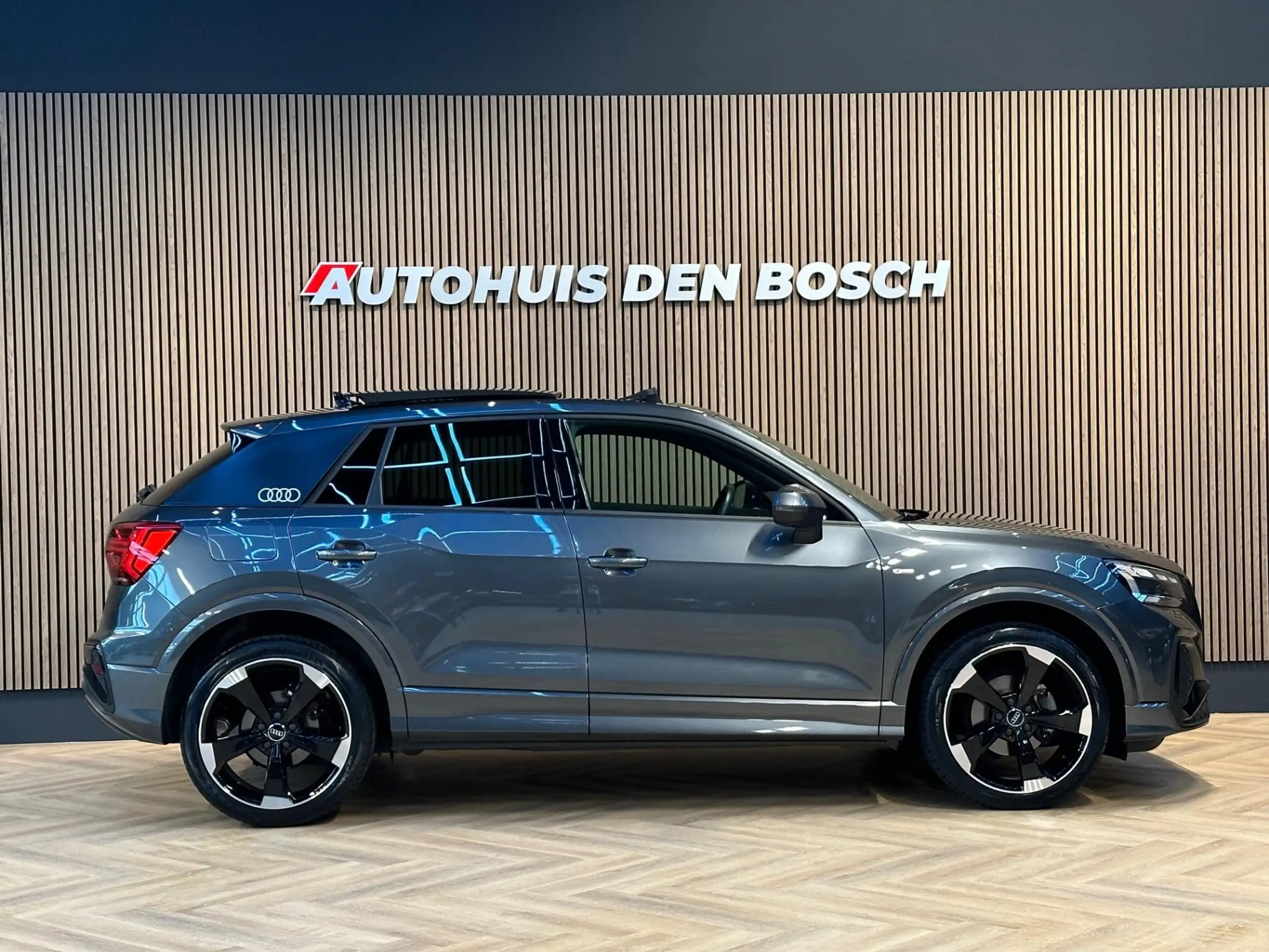 Audi - Q2