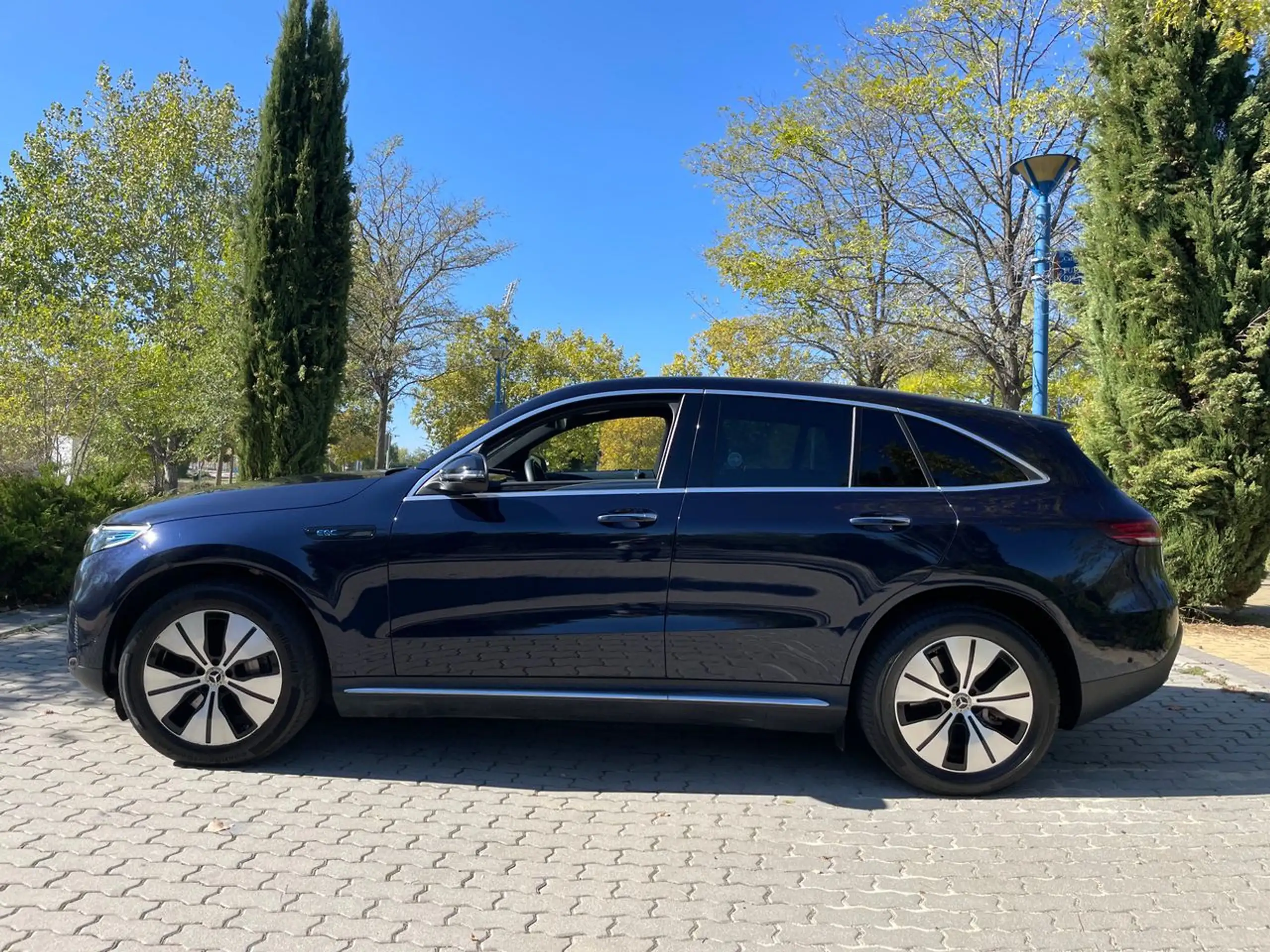 Mercedes-Benz - EQC 400