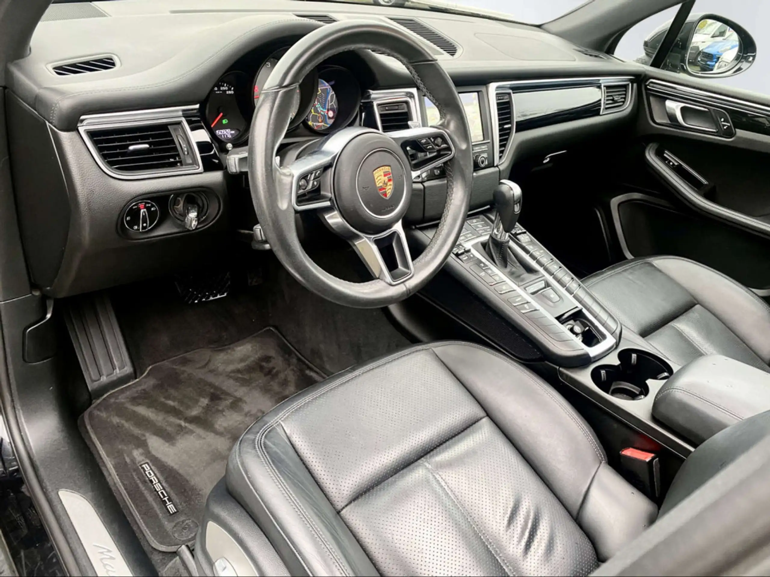 Porsche - Macan