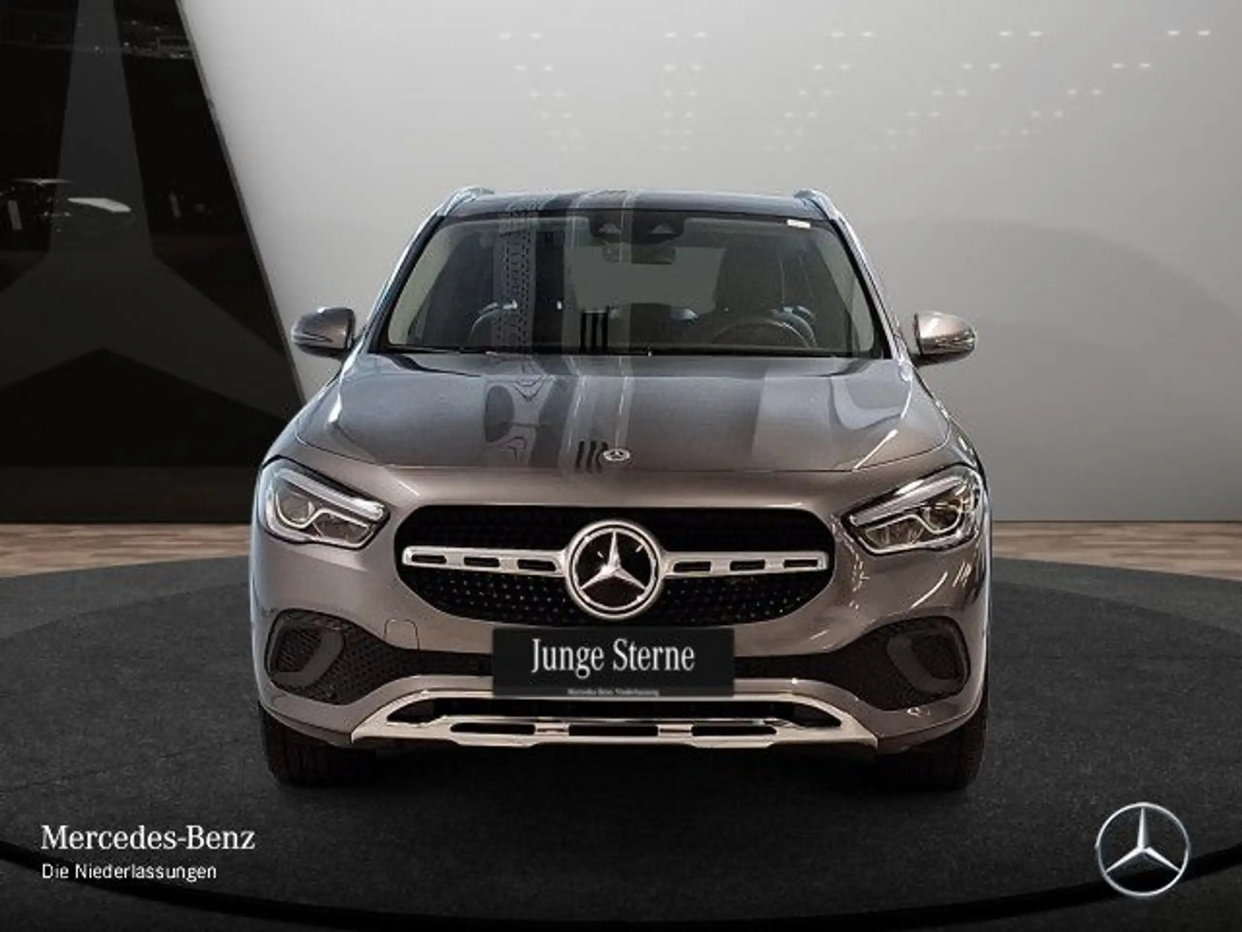 Mercedes-Benz - GLA 250