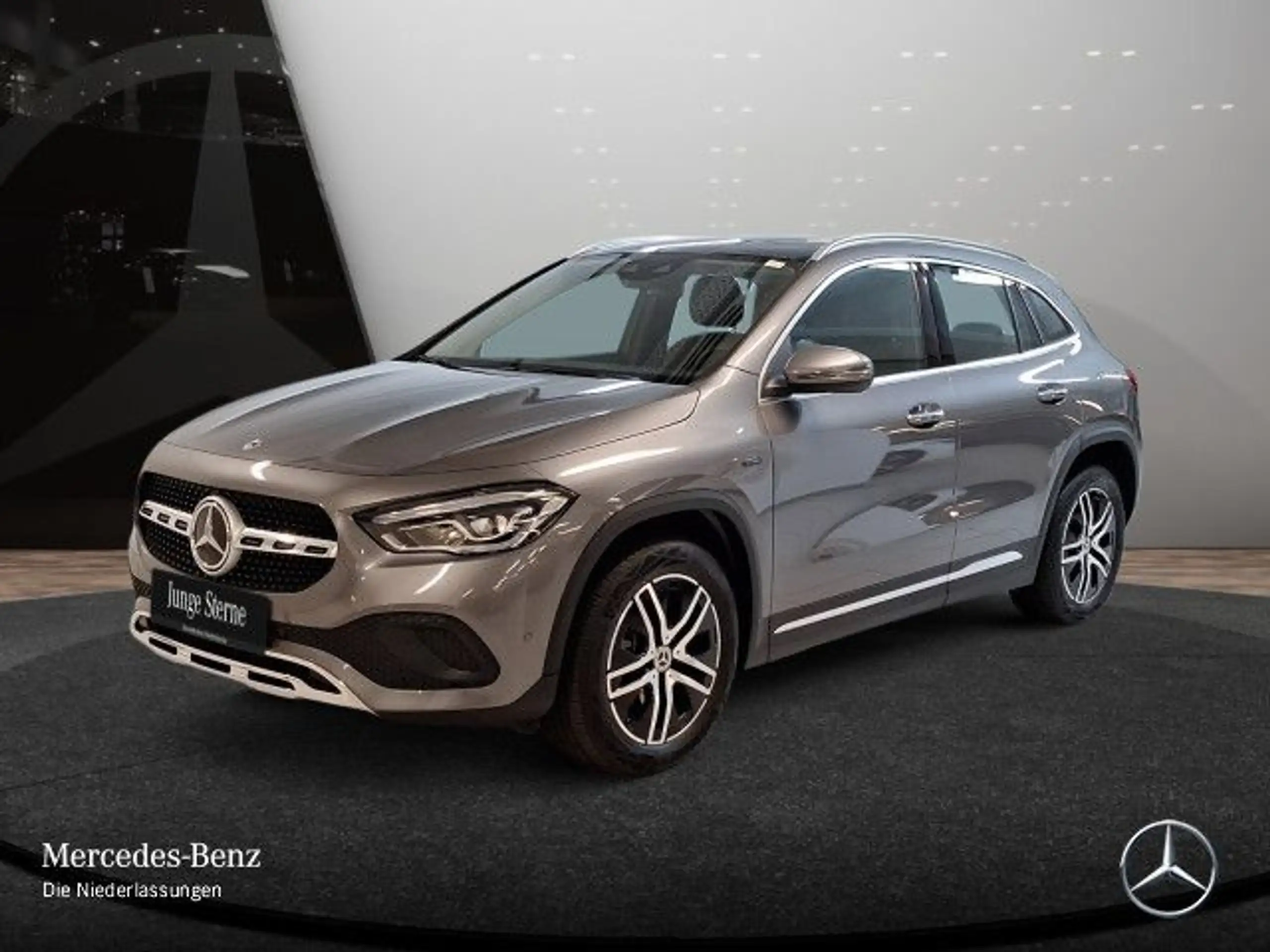 Mercedes-Benz - GLA 250