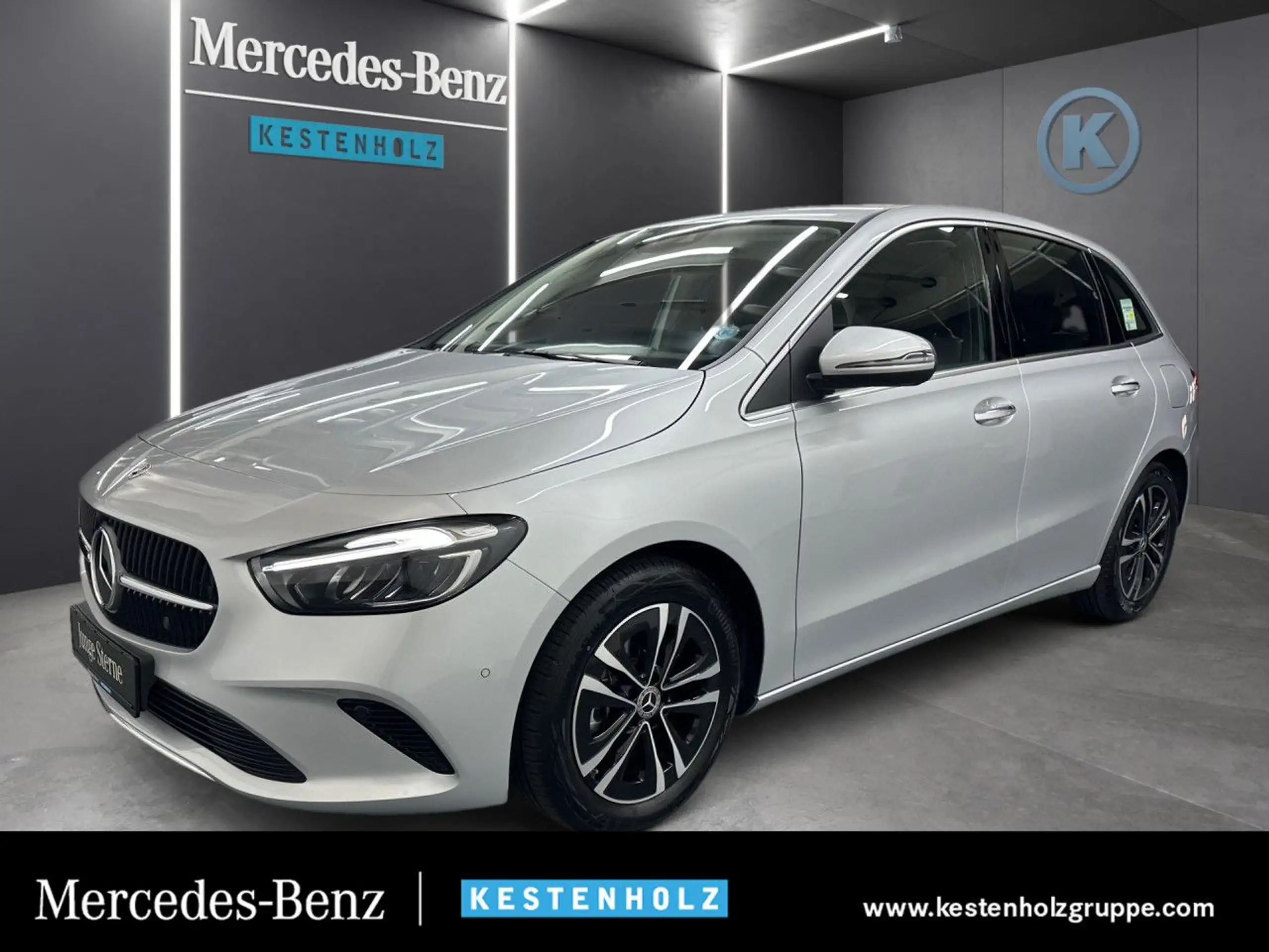 Mercedes-Benz - B 200