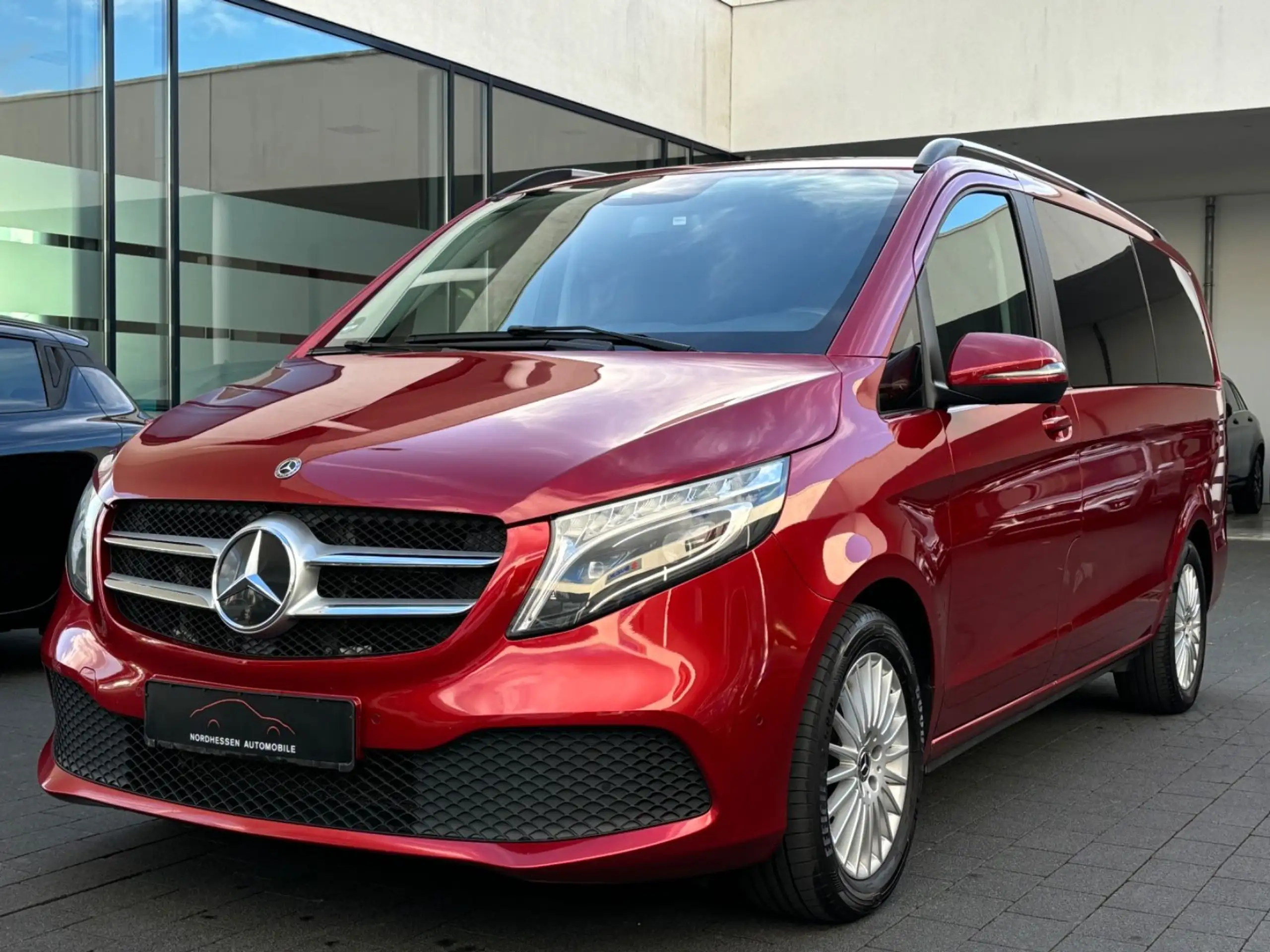 Mercedes-Benz - V 250