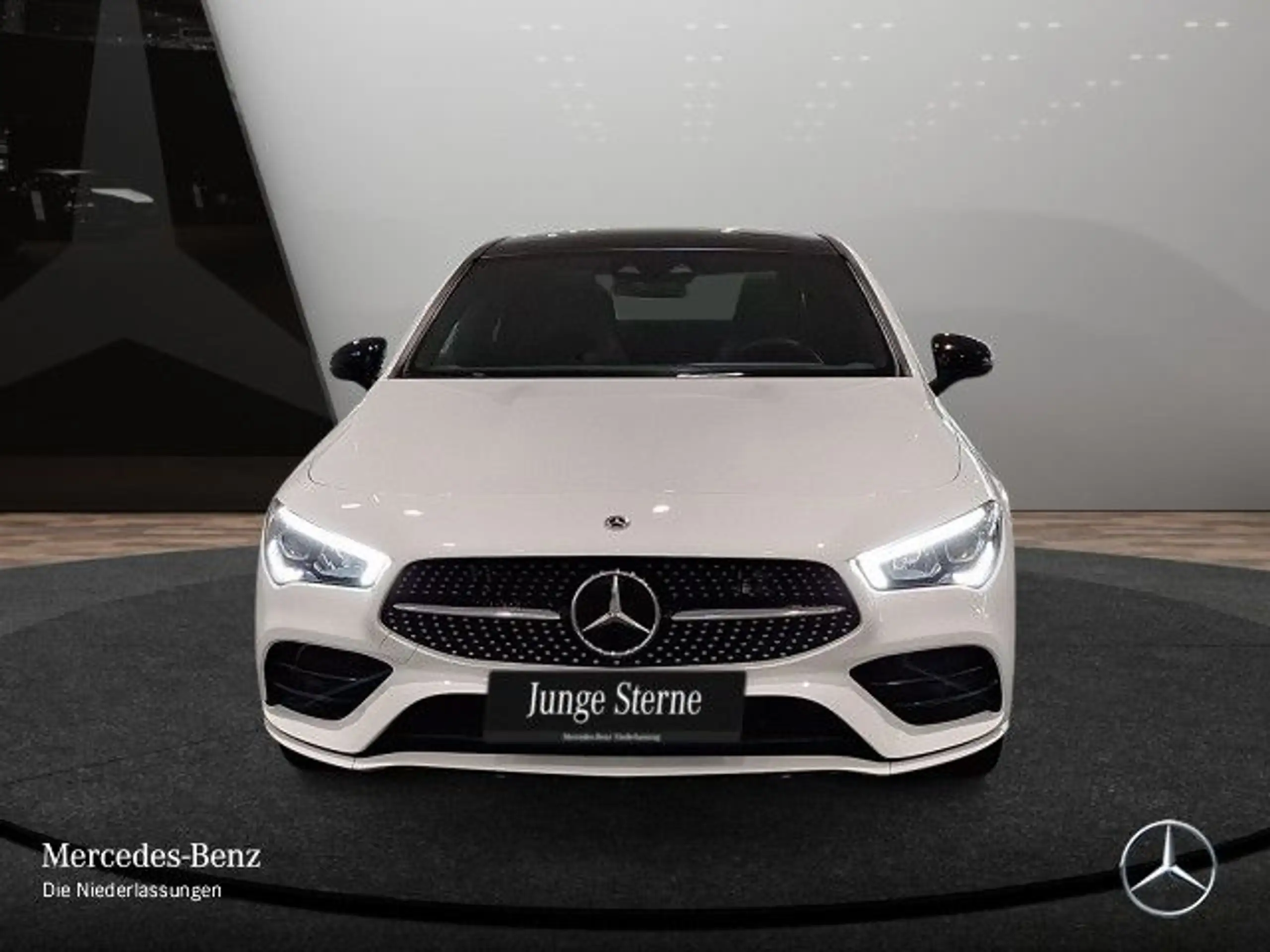 Mercedes-Benz - CLA 250