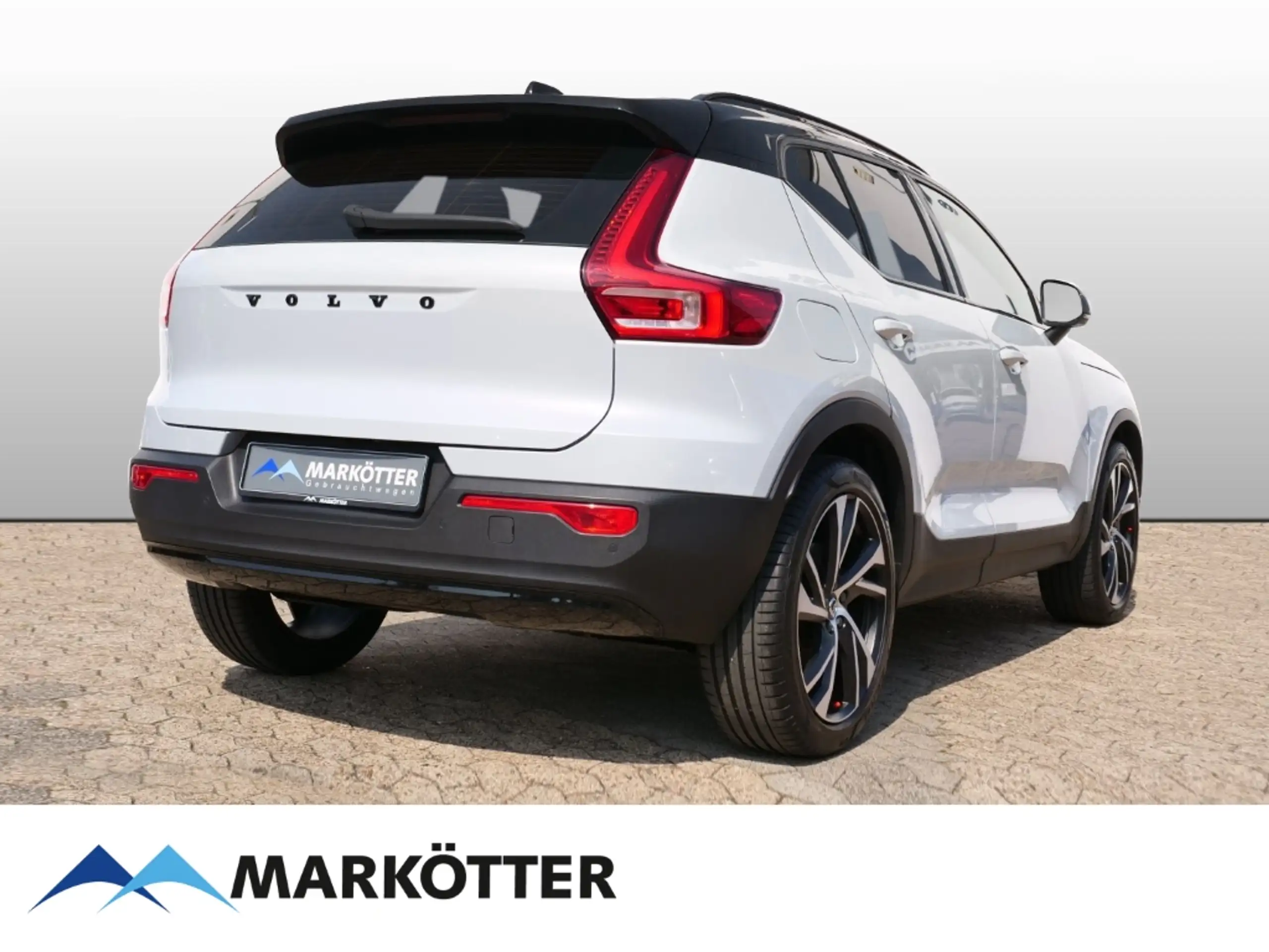 Volvo - XC40