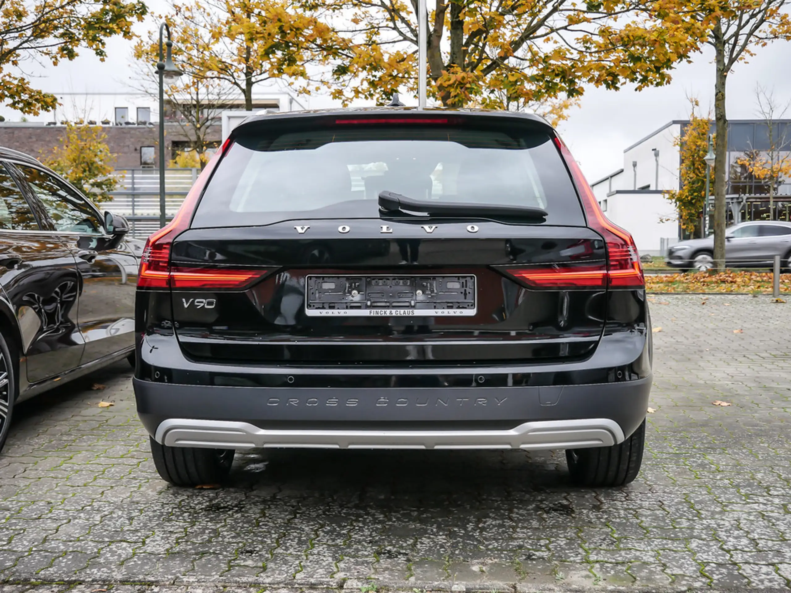 Volvo - V90 Cross Country