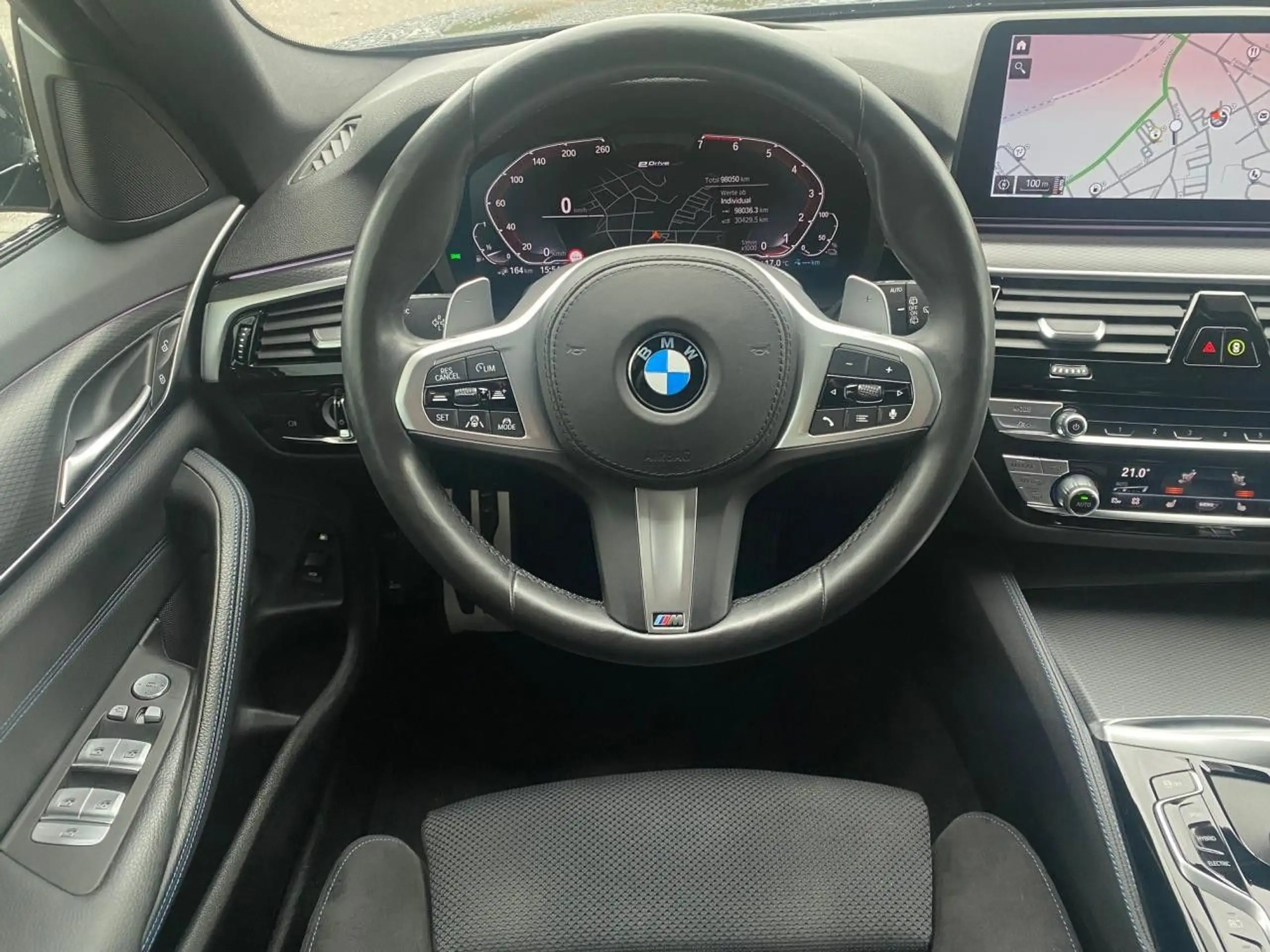 BMW - 530