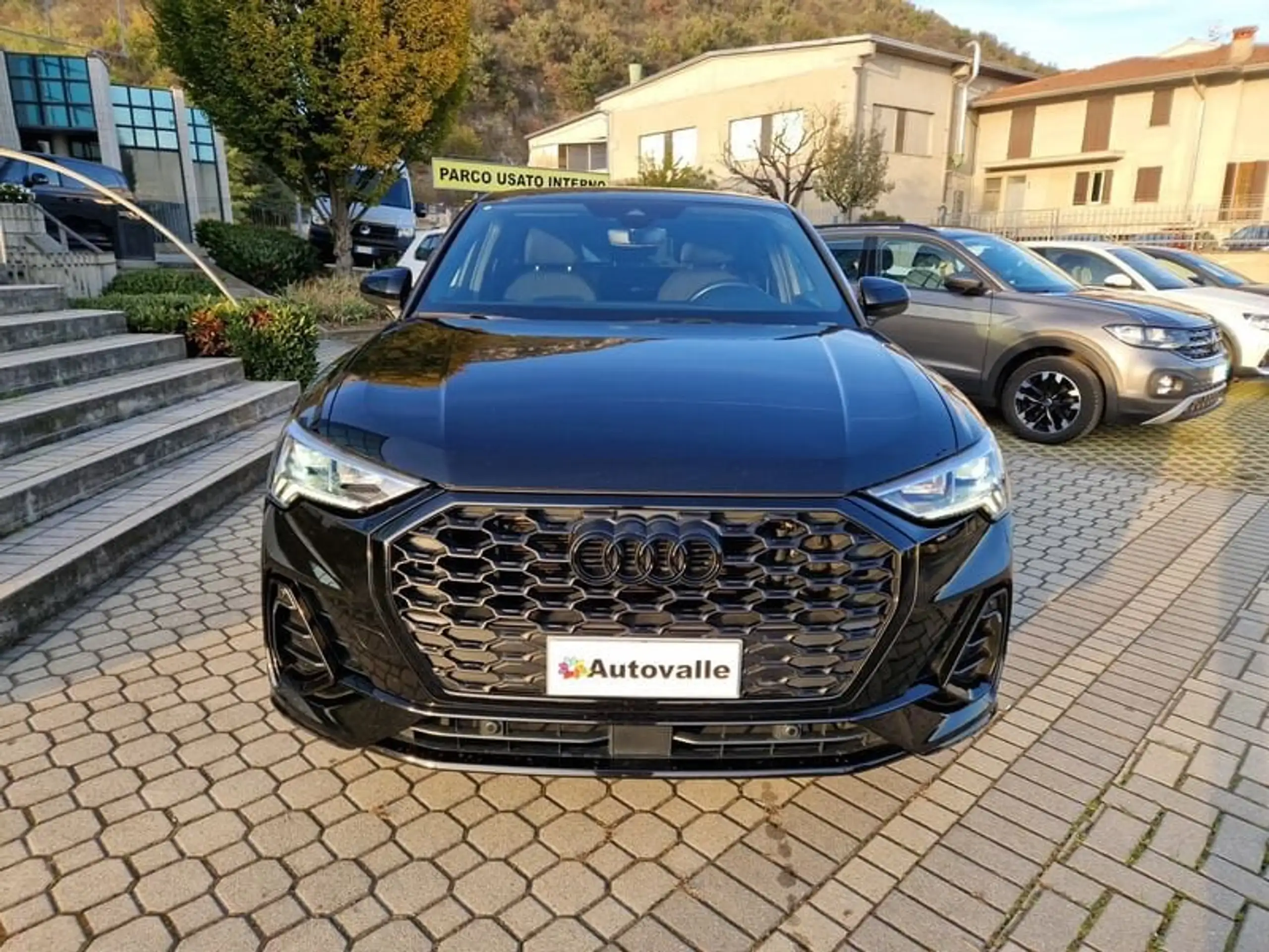 Audi - Q3