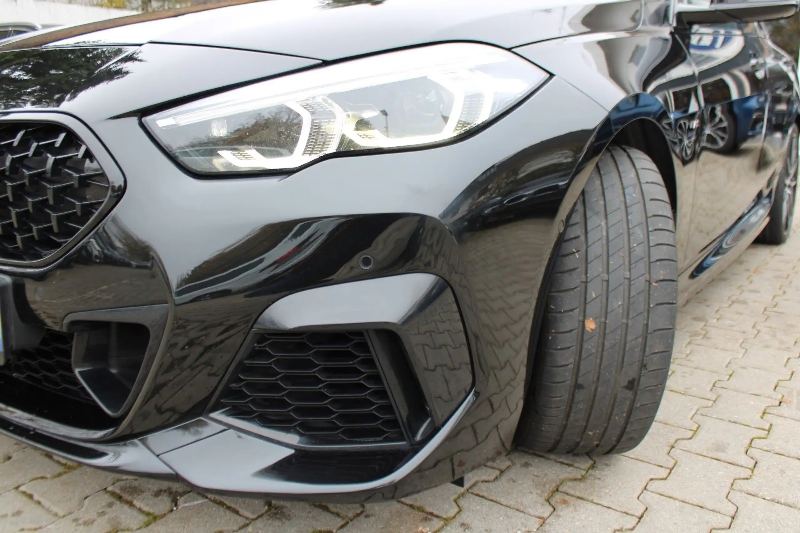 BMW - M2