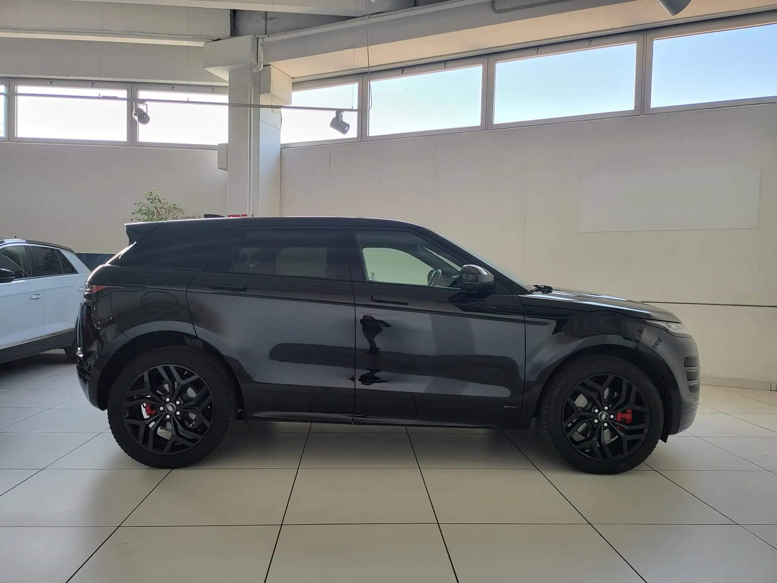 Land Rover - Range Rover Evoque