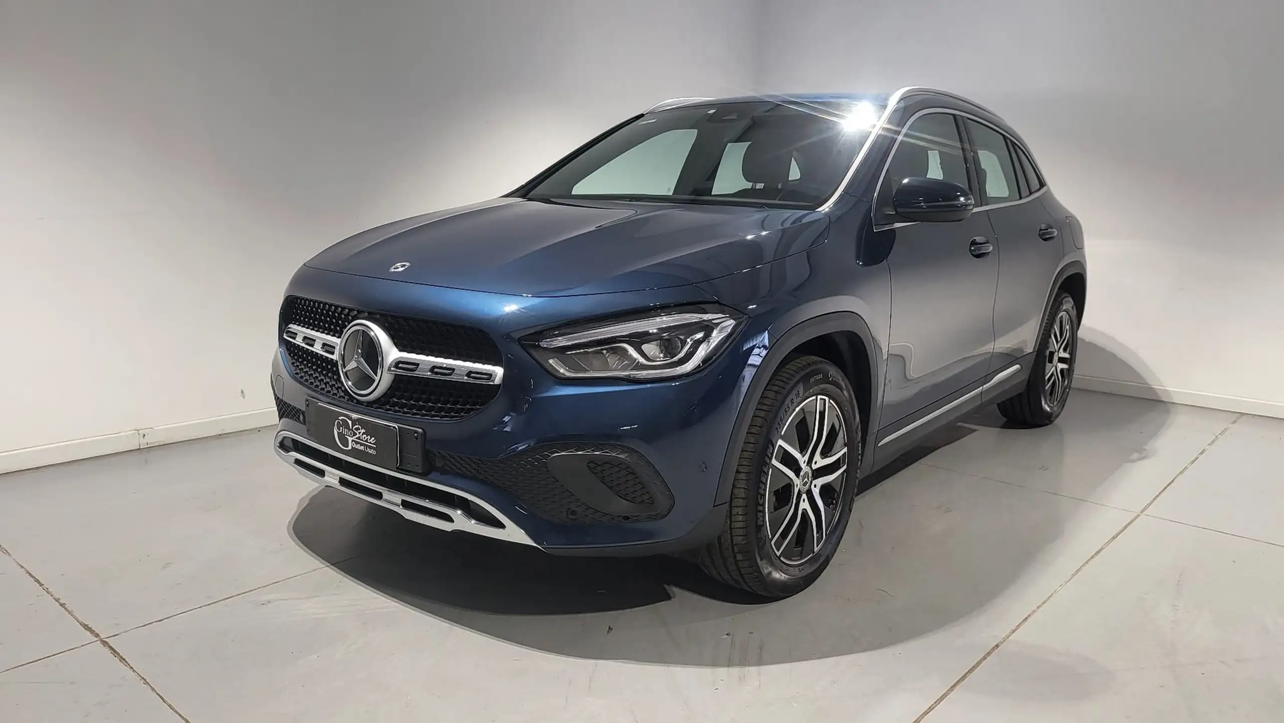 Mercedes-Benz - GLA 200