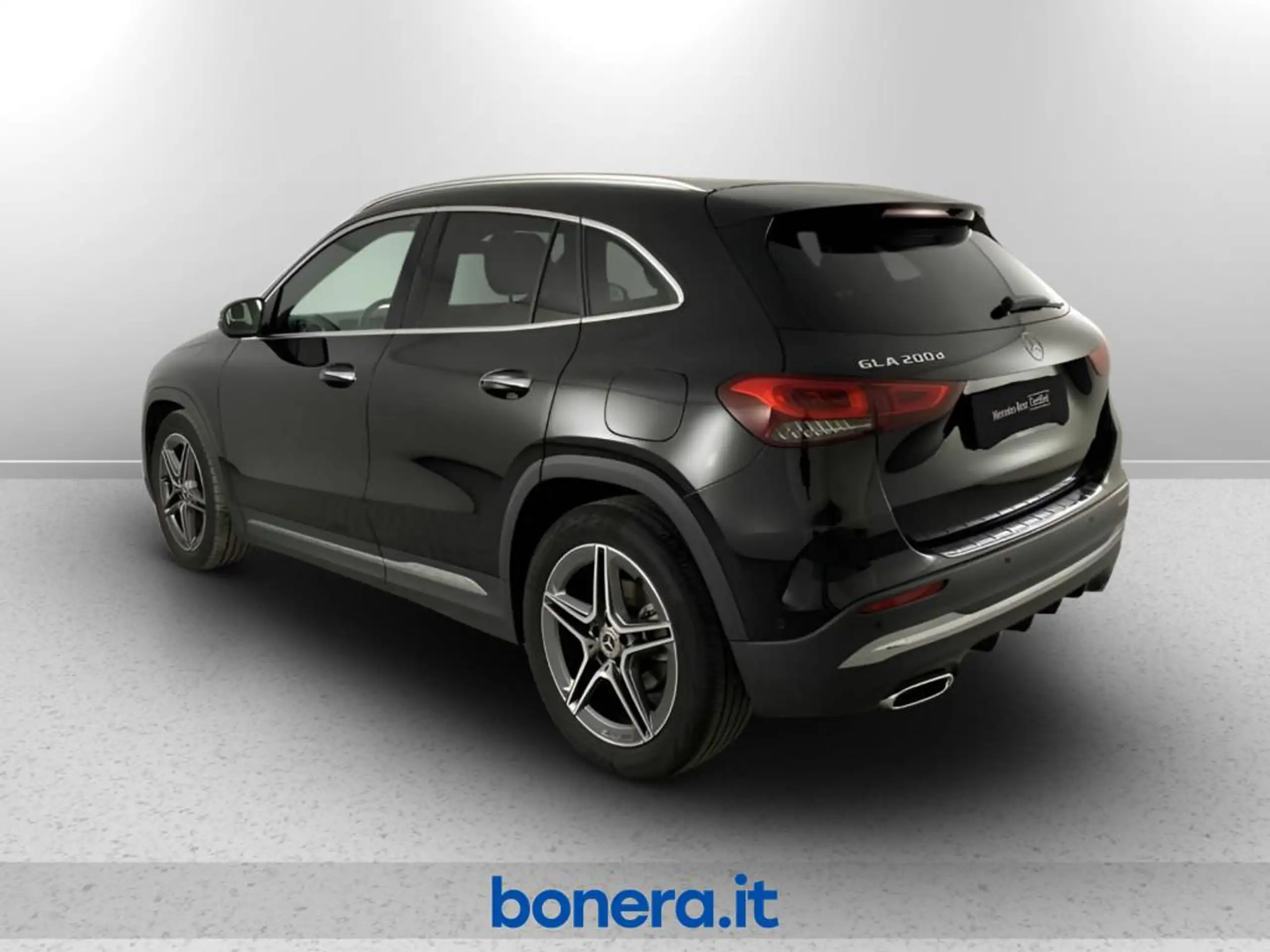 Mercedes-Benz - GLA 200