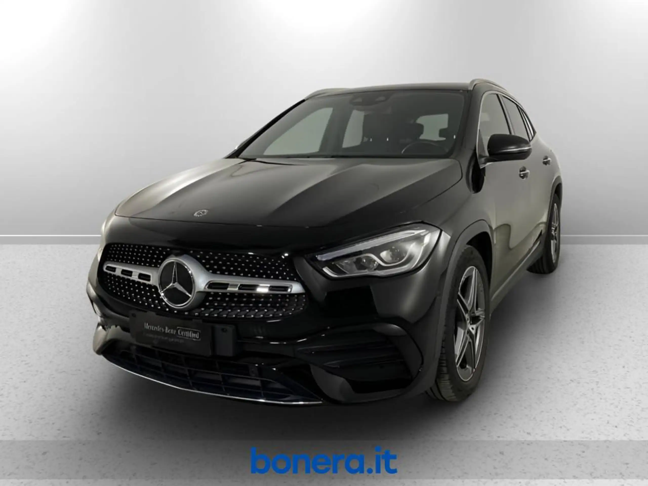 Mercedes-Benz - GLA 200