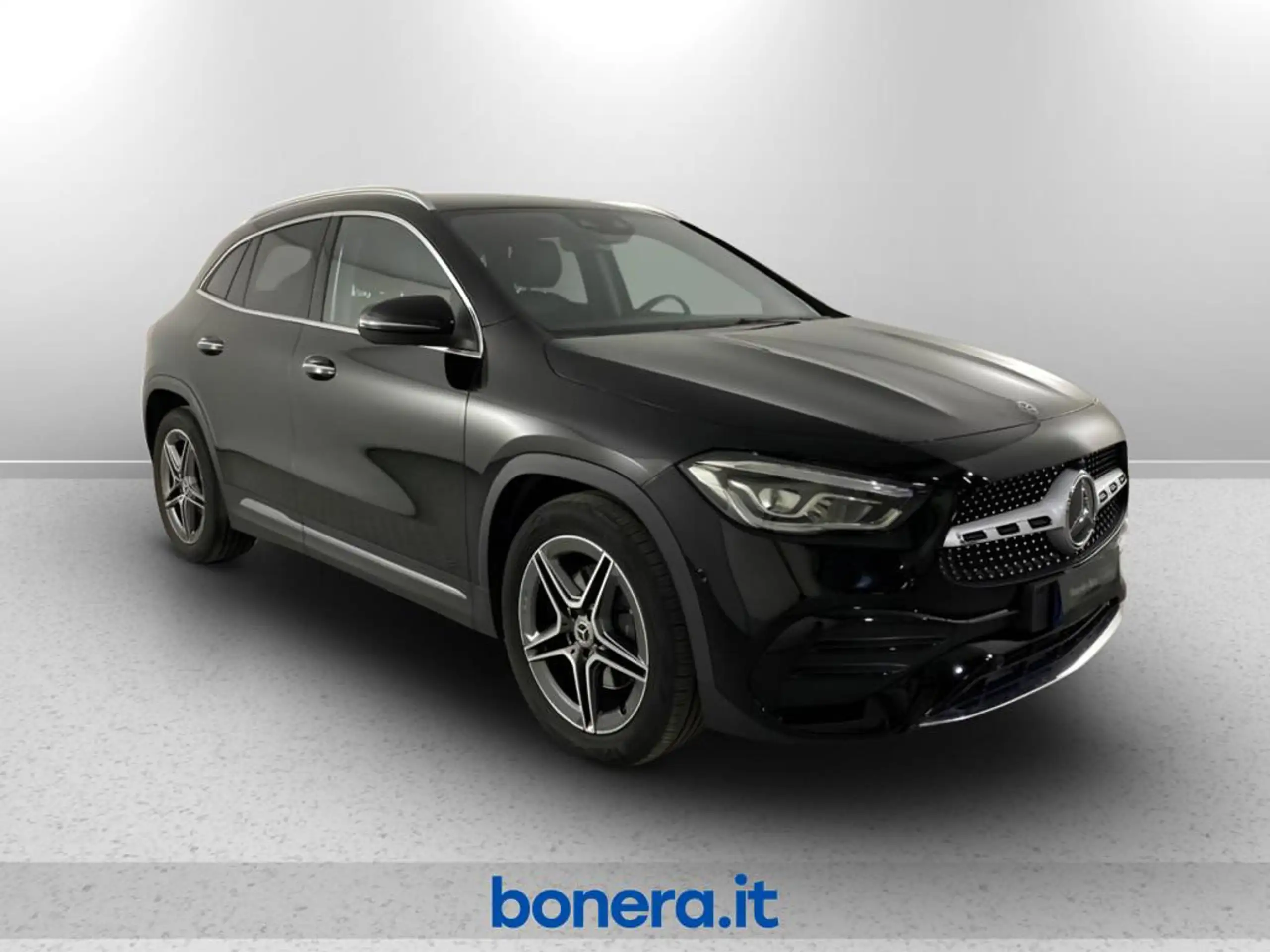 Mercedes-Benz - GLA 200