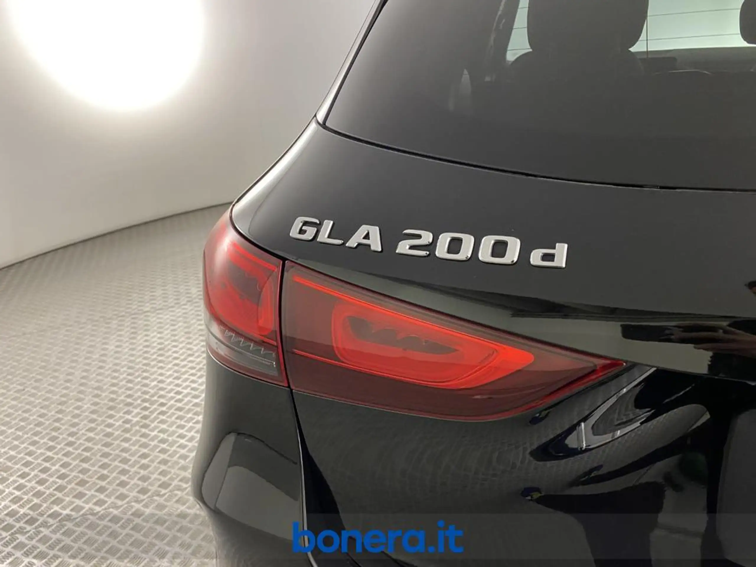 Mercedes-Benz - GLA 200