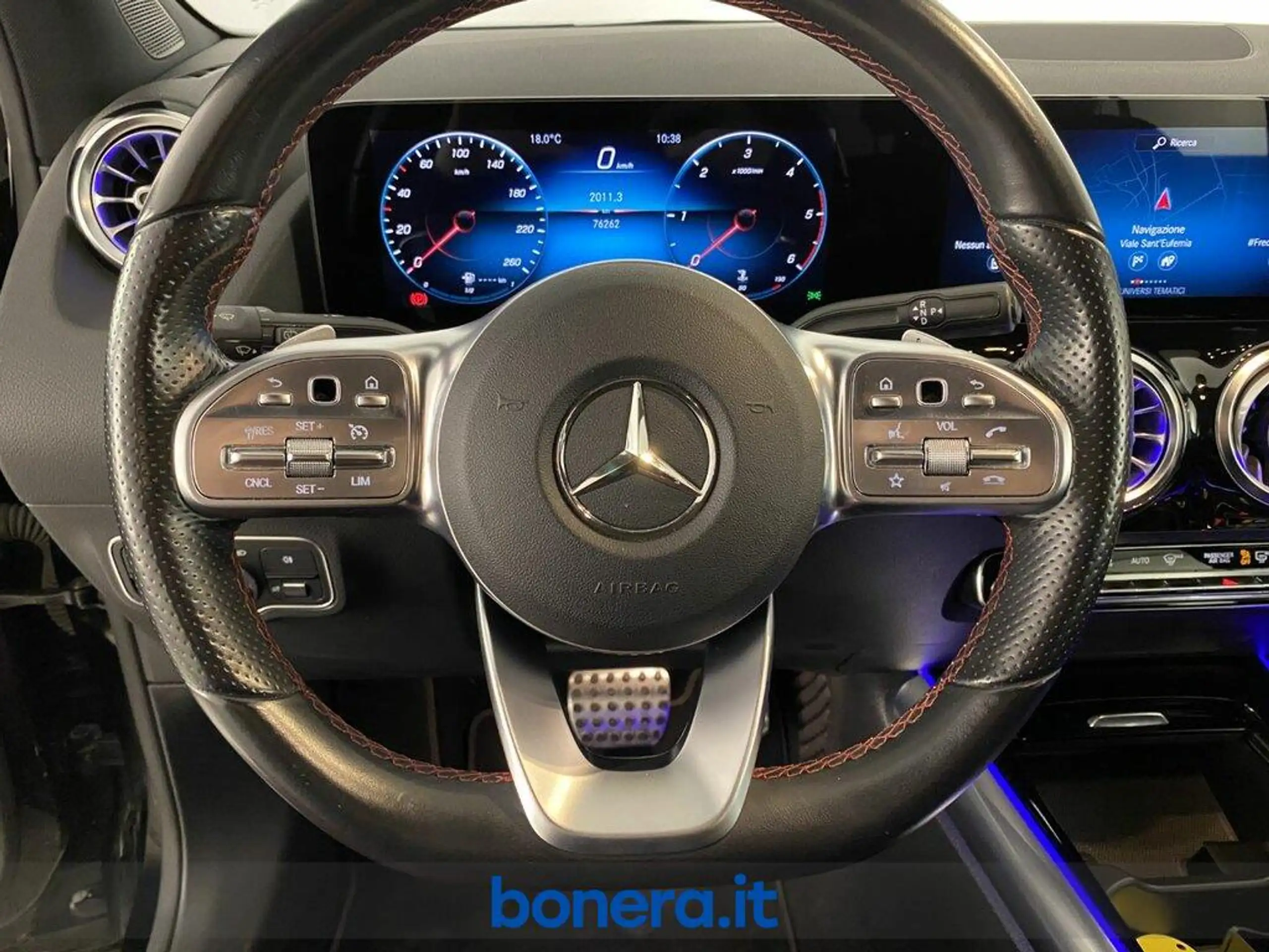 Mercedes-Benz - GLA 200