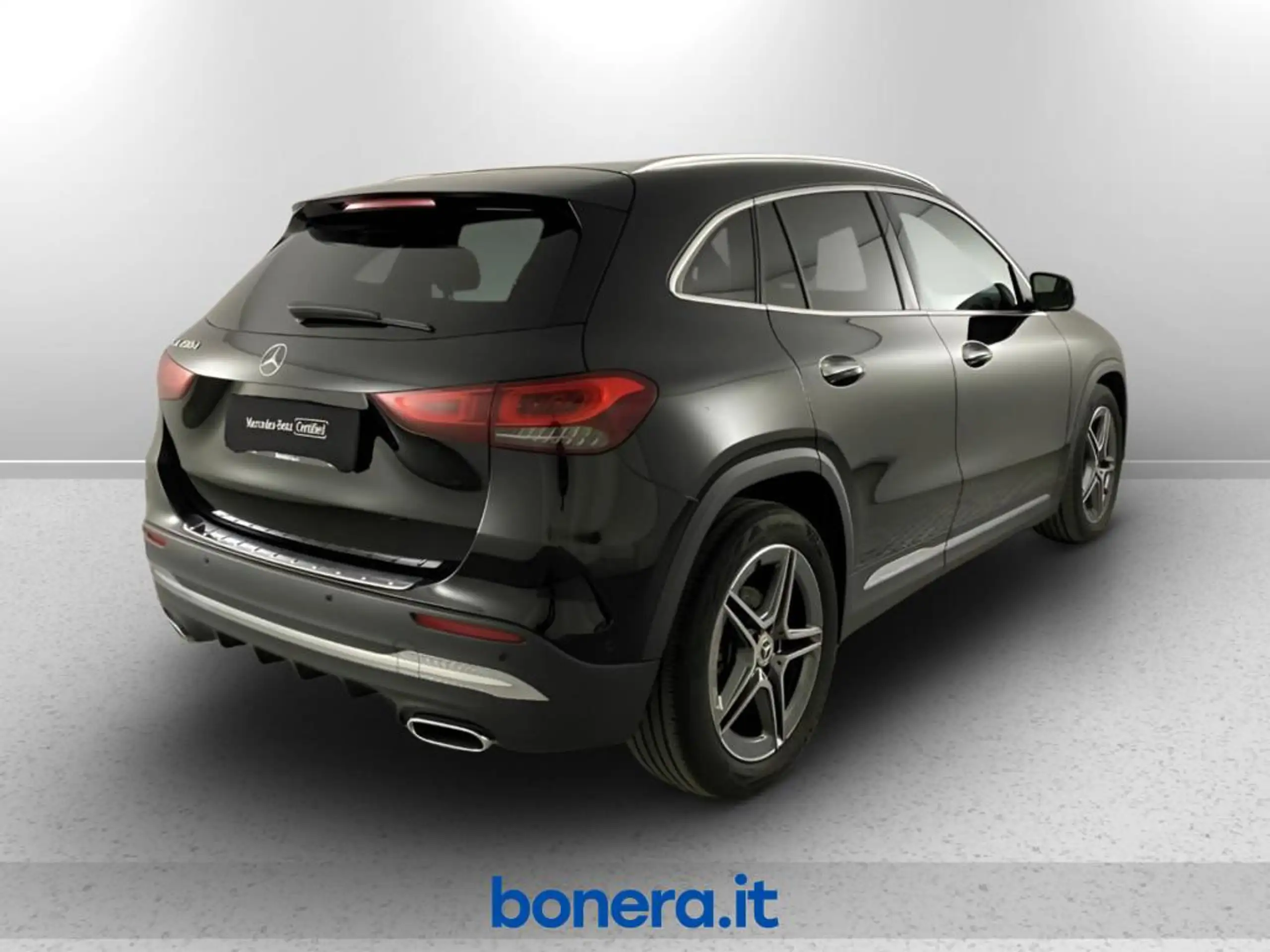 Mercedes-Benz - GLA 200