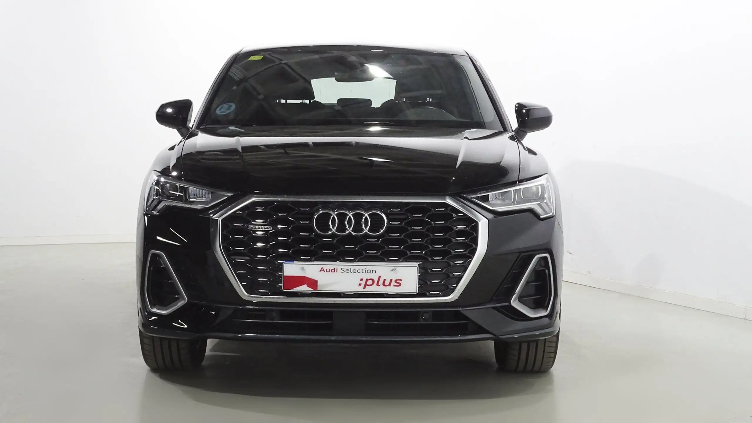 Audi - Q3