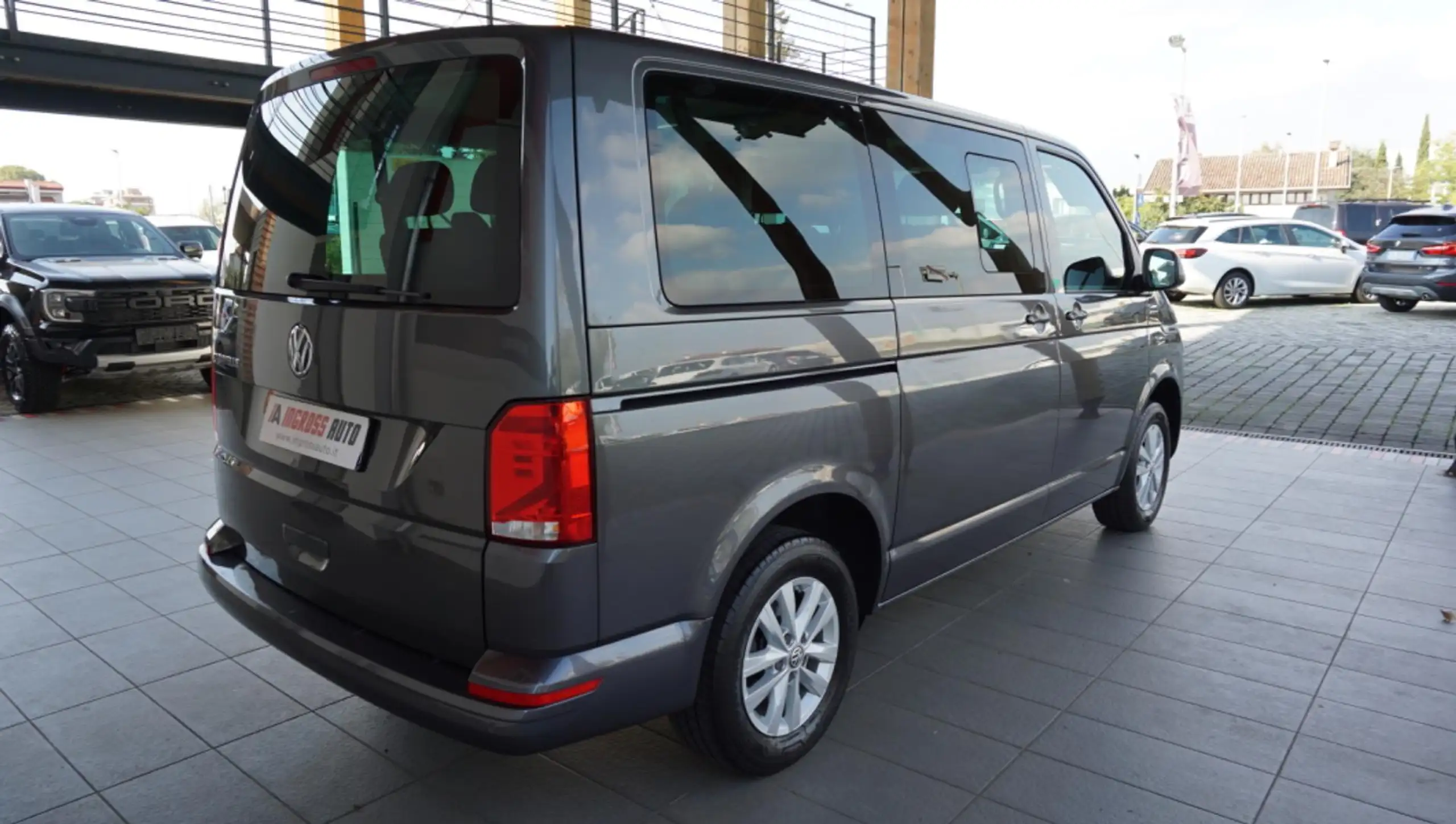 Volkswagen - T6.1 Caravelle