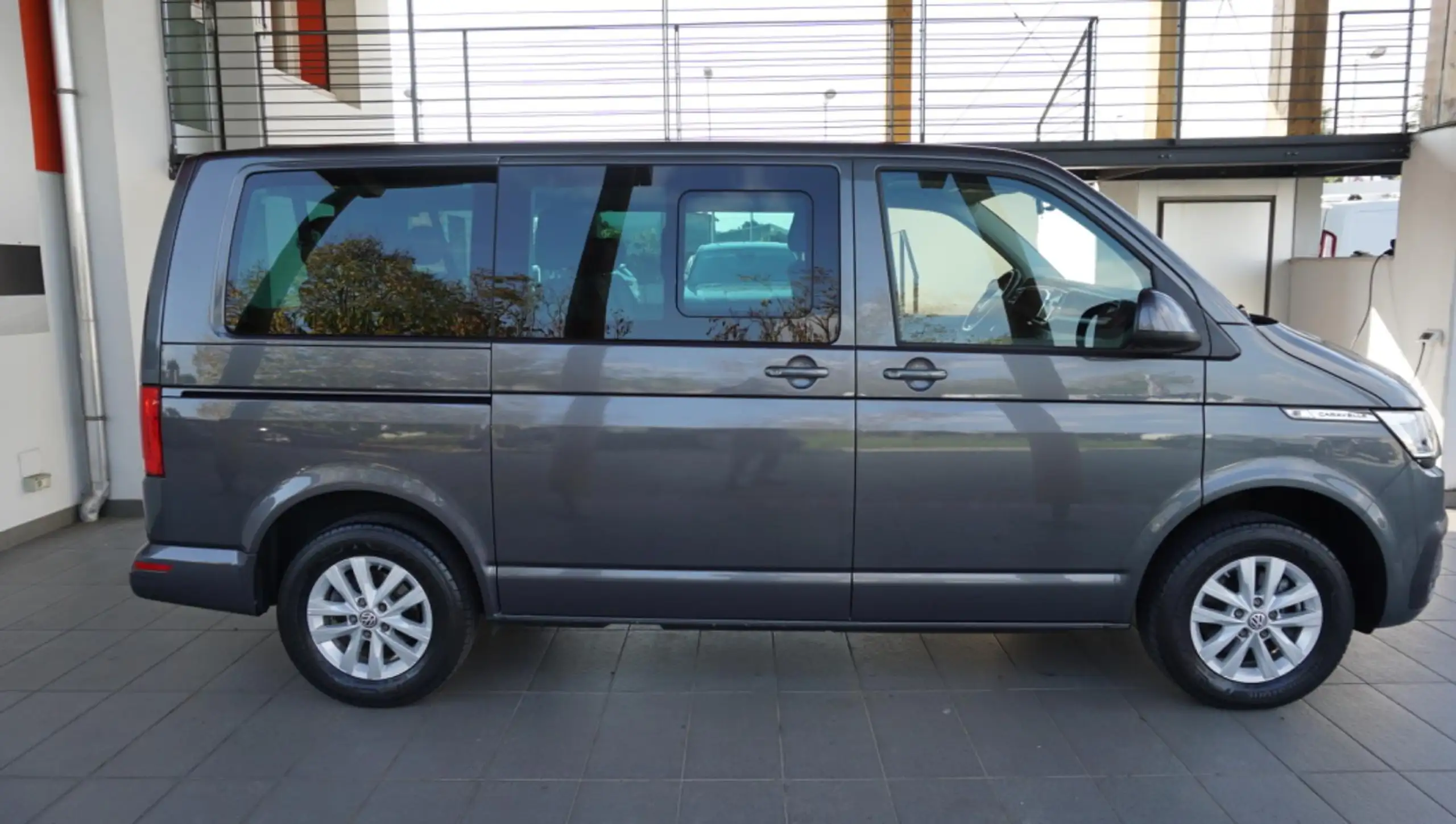 Volkswagen - T6.1 Caravelle