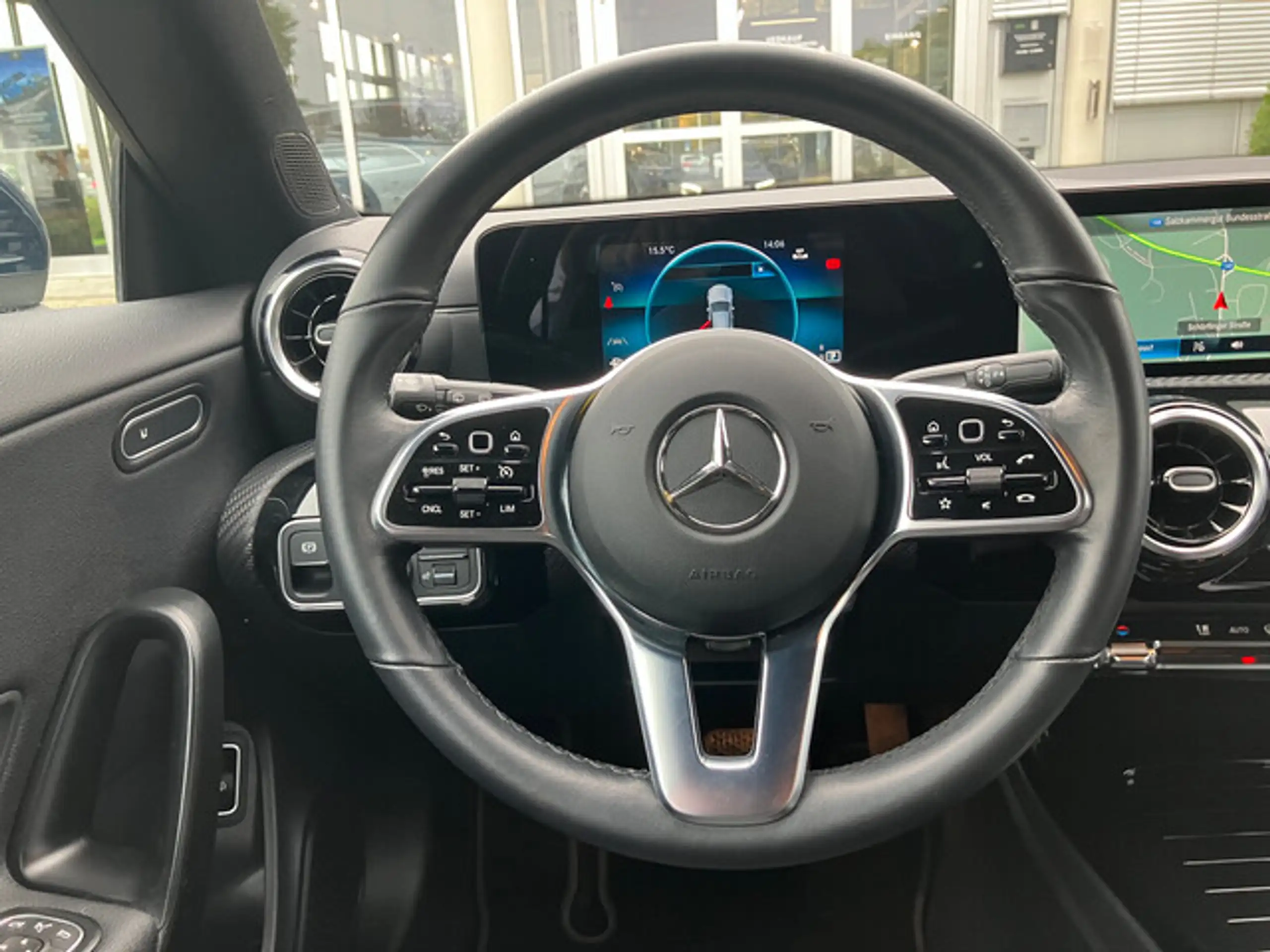 Mercedes-Benz - CLA 200