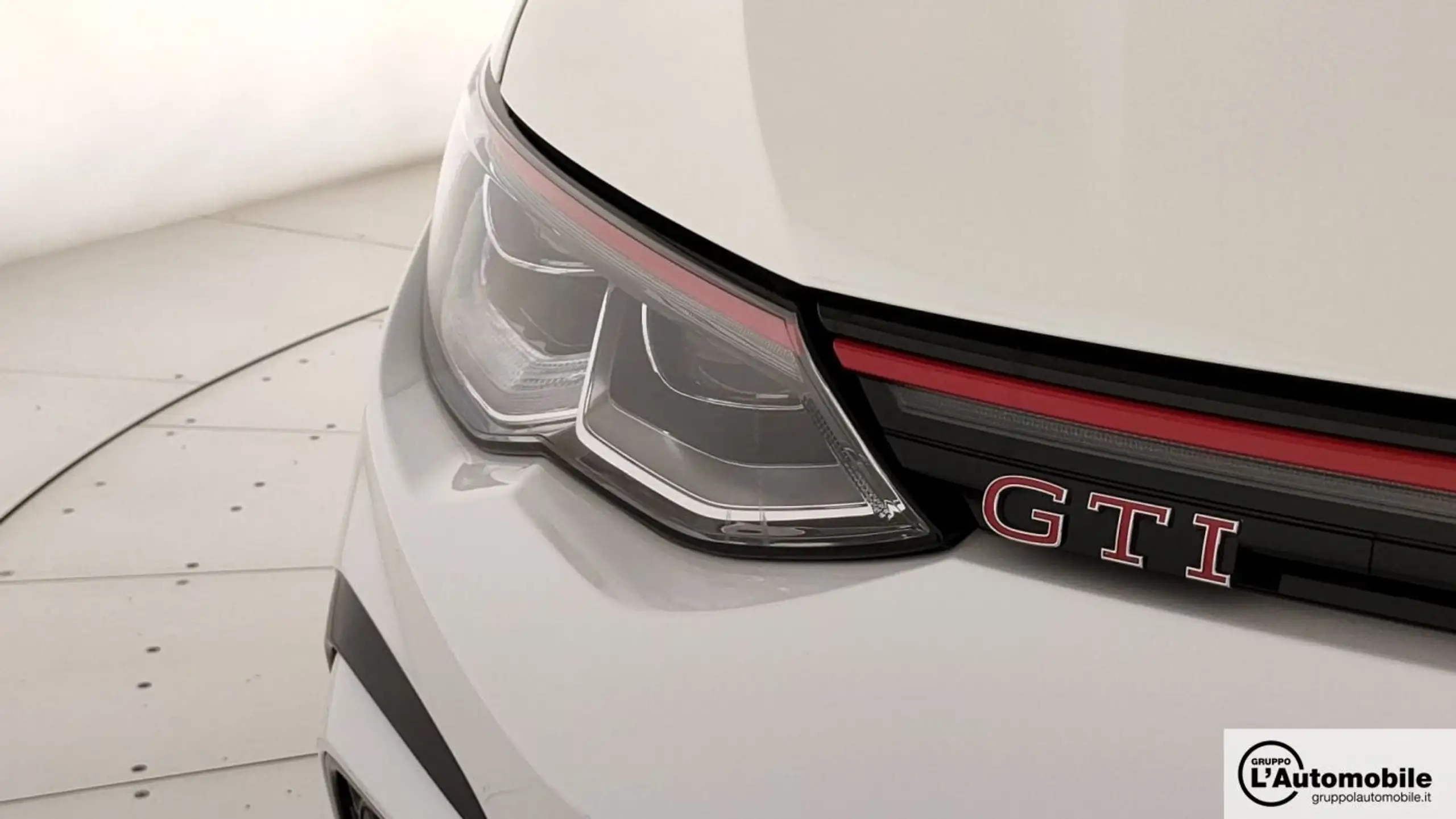 Volkswagen - Golf GTI