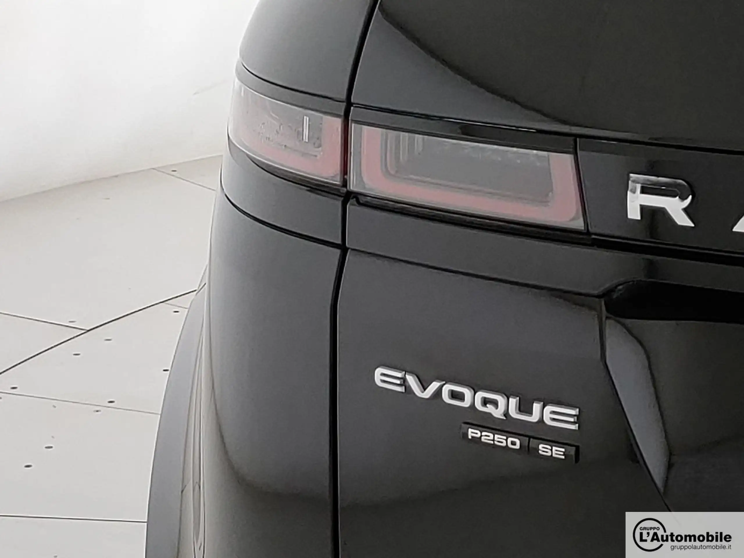 Land Rover - Range Rover Evoque