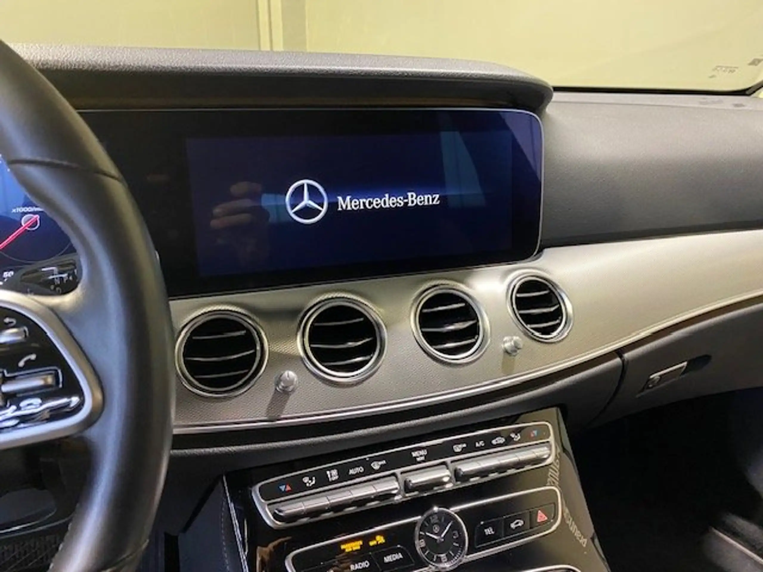 Mercedes-Benz - E 300