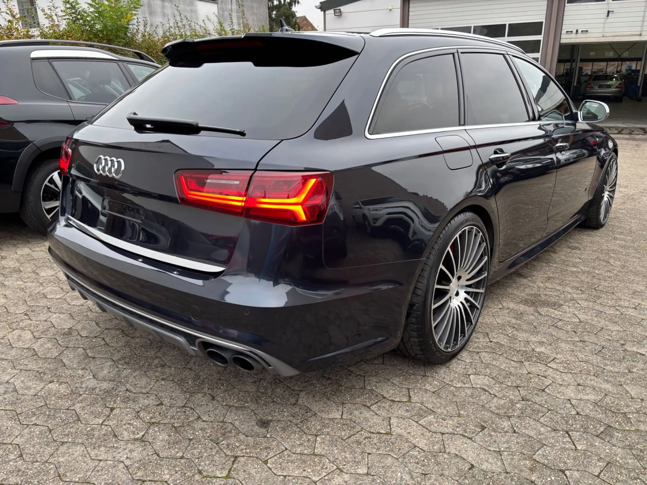 Audi - S6