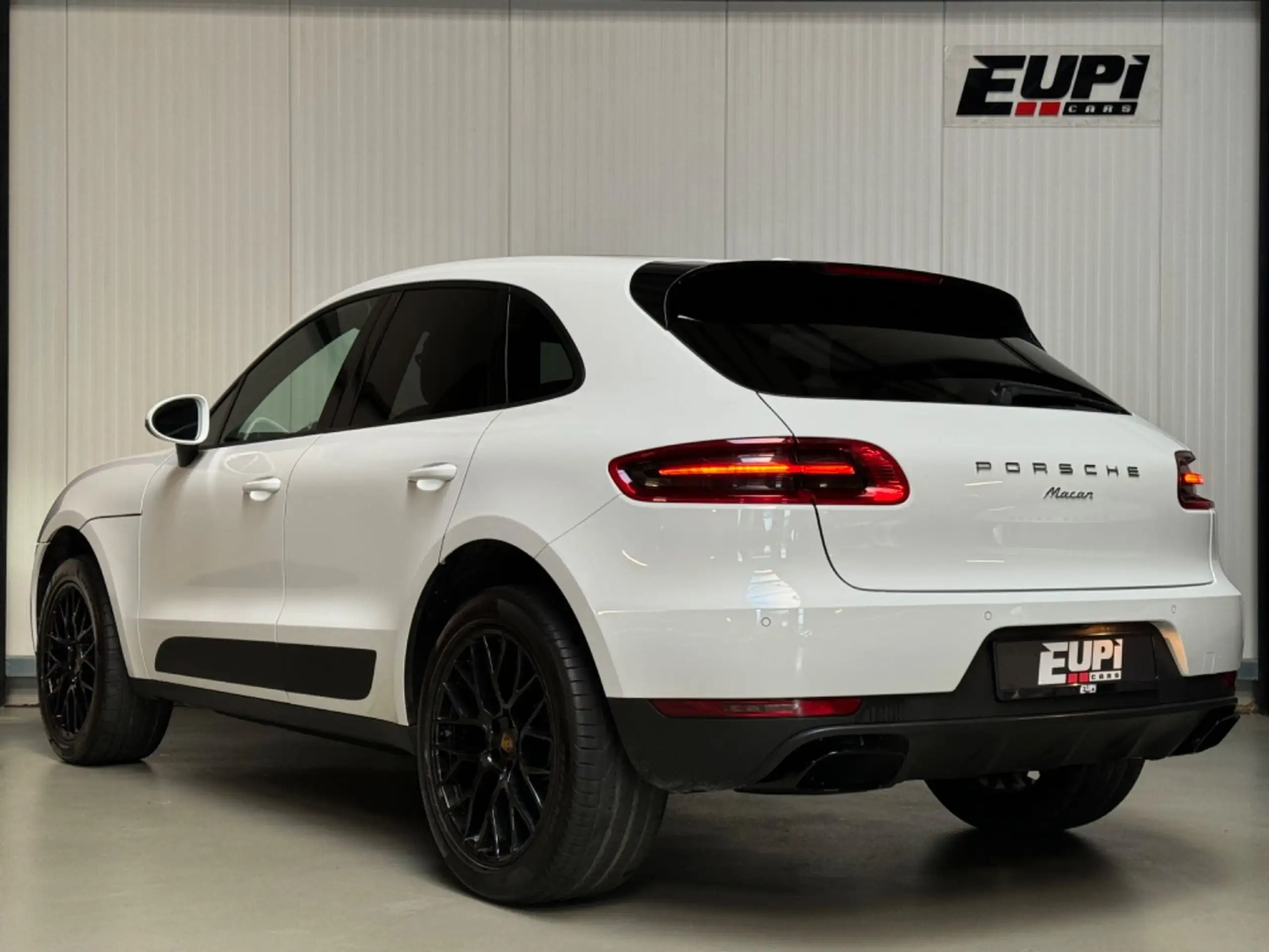 Porsche - Macan