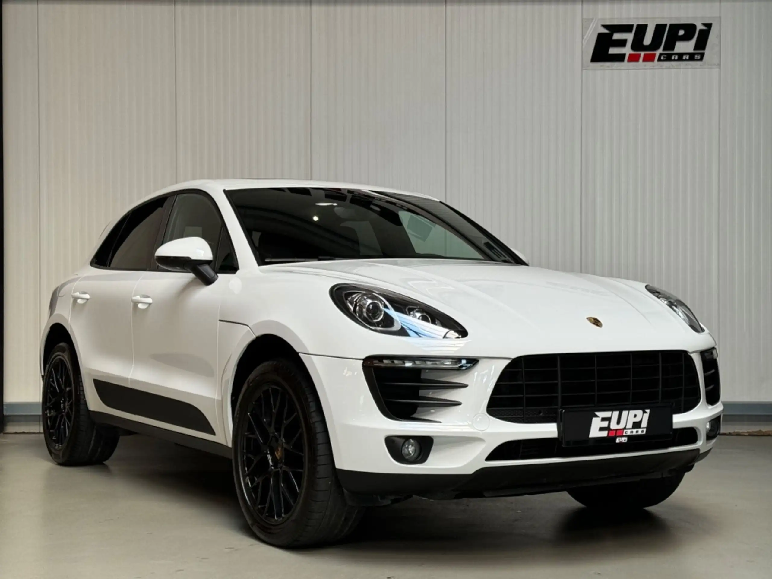 Porsche - Macan