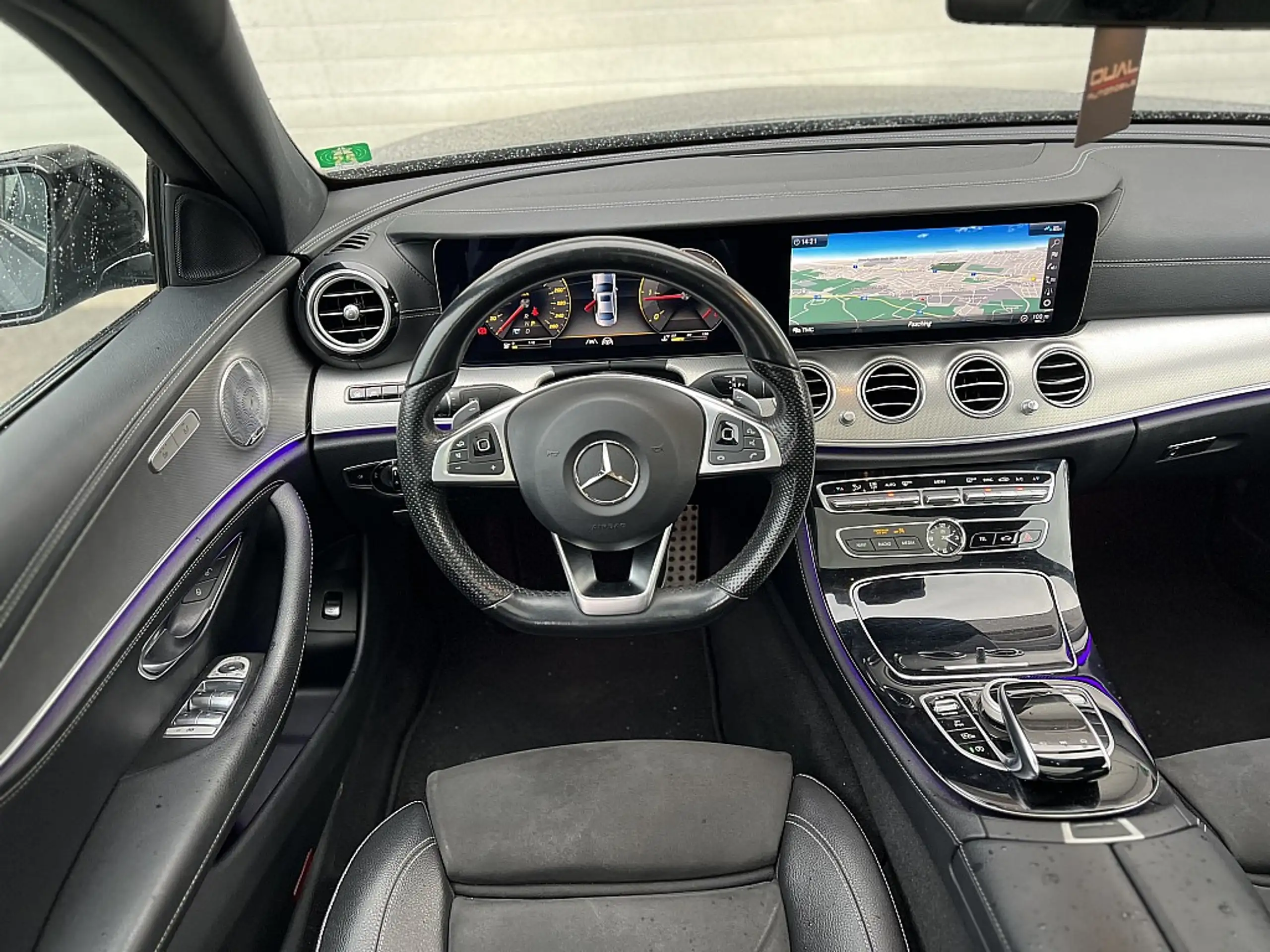 Mercedes-Benz - E 220