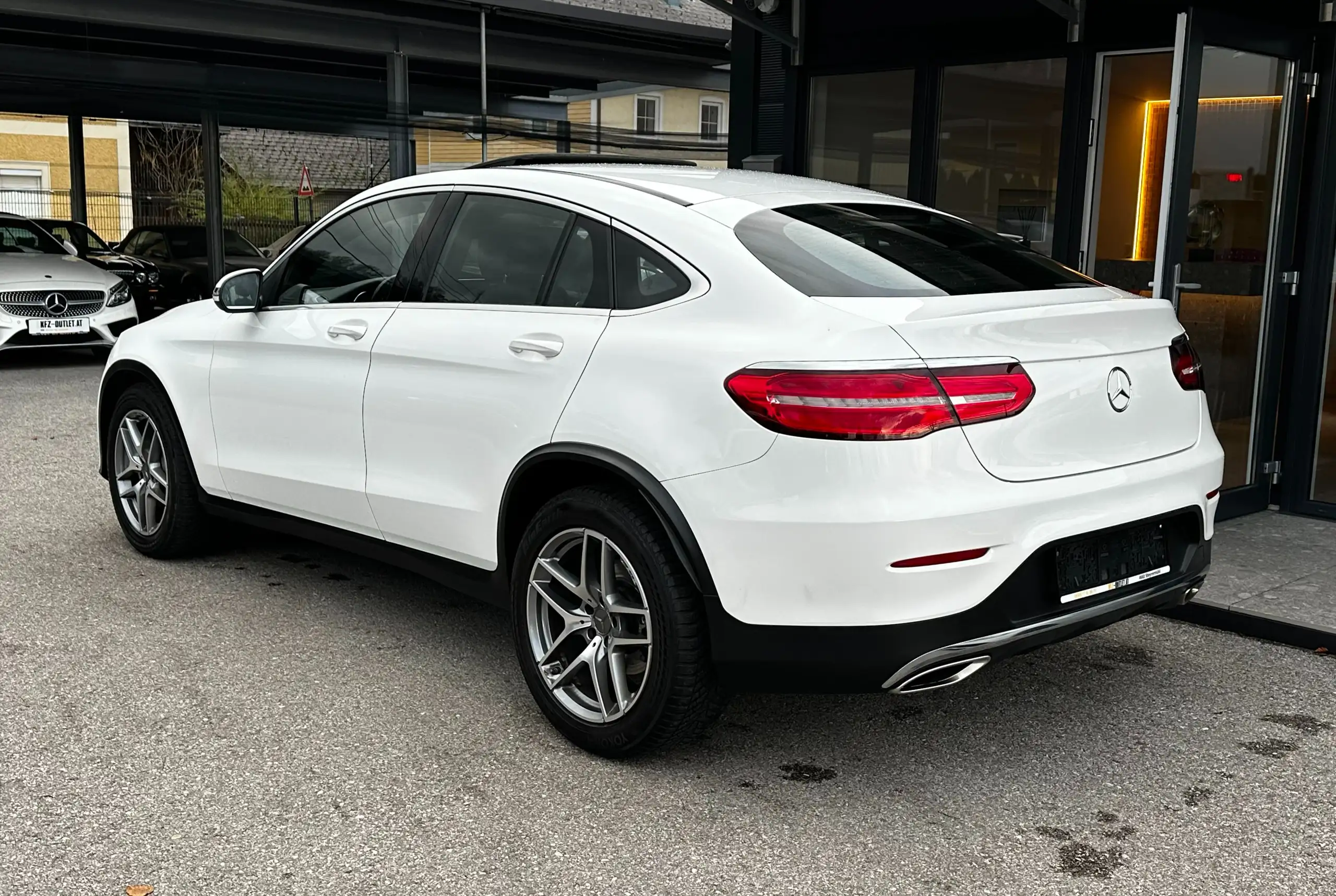 Mercedes-Benz - GLC 250