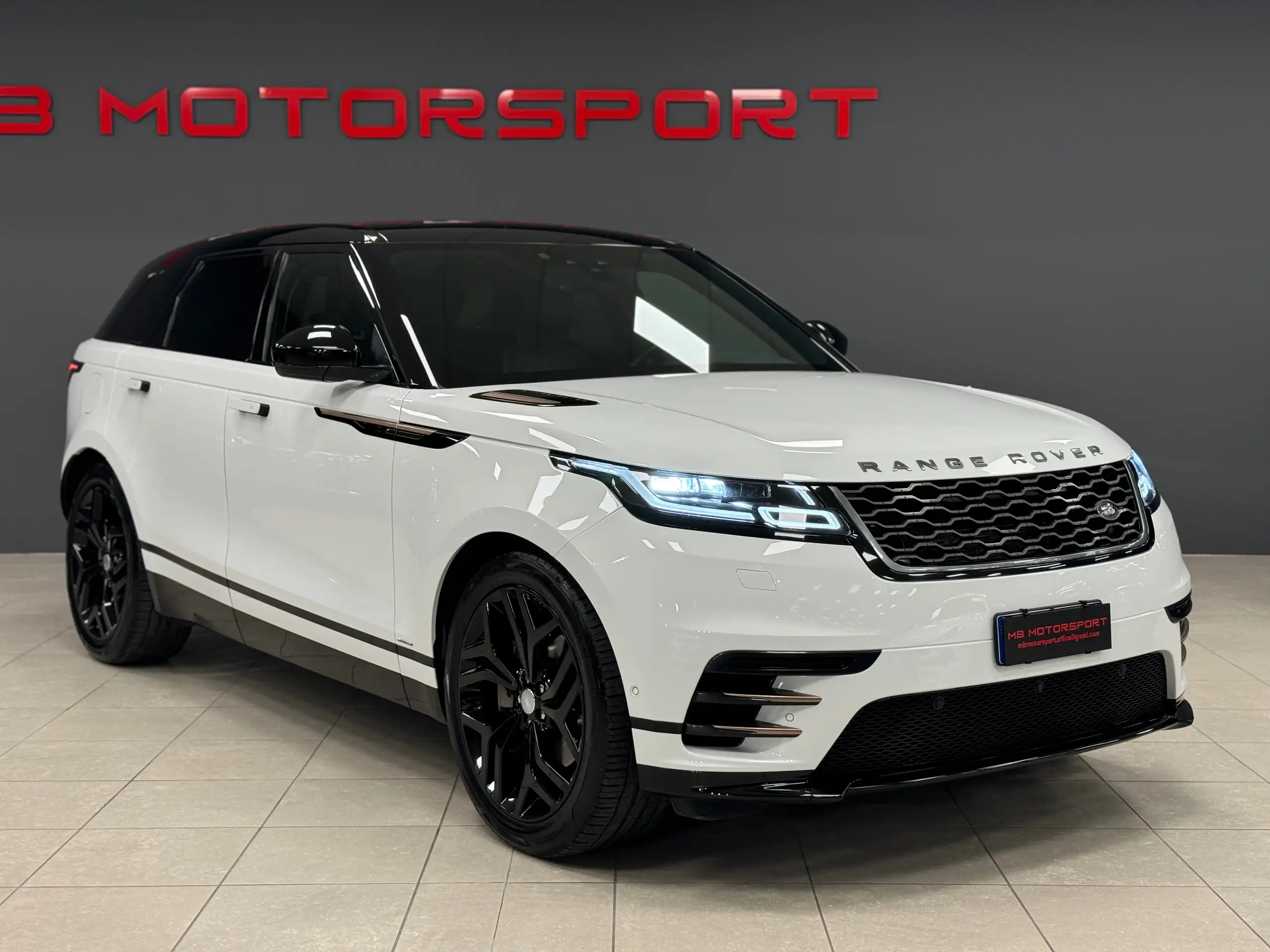 Land Rover - Range Rover Velar