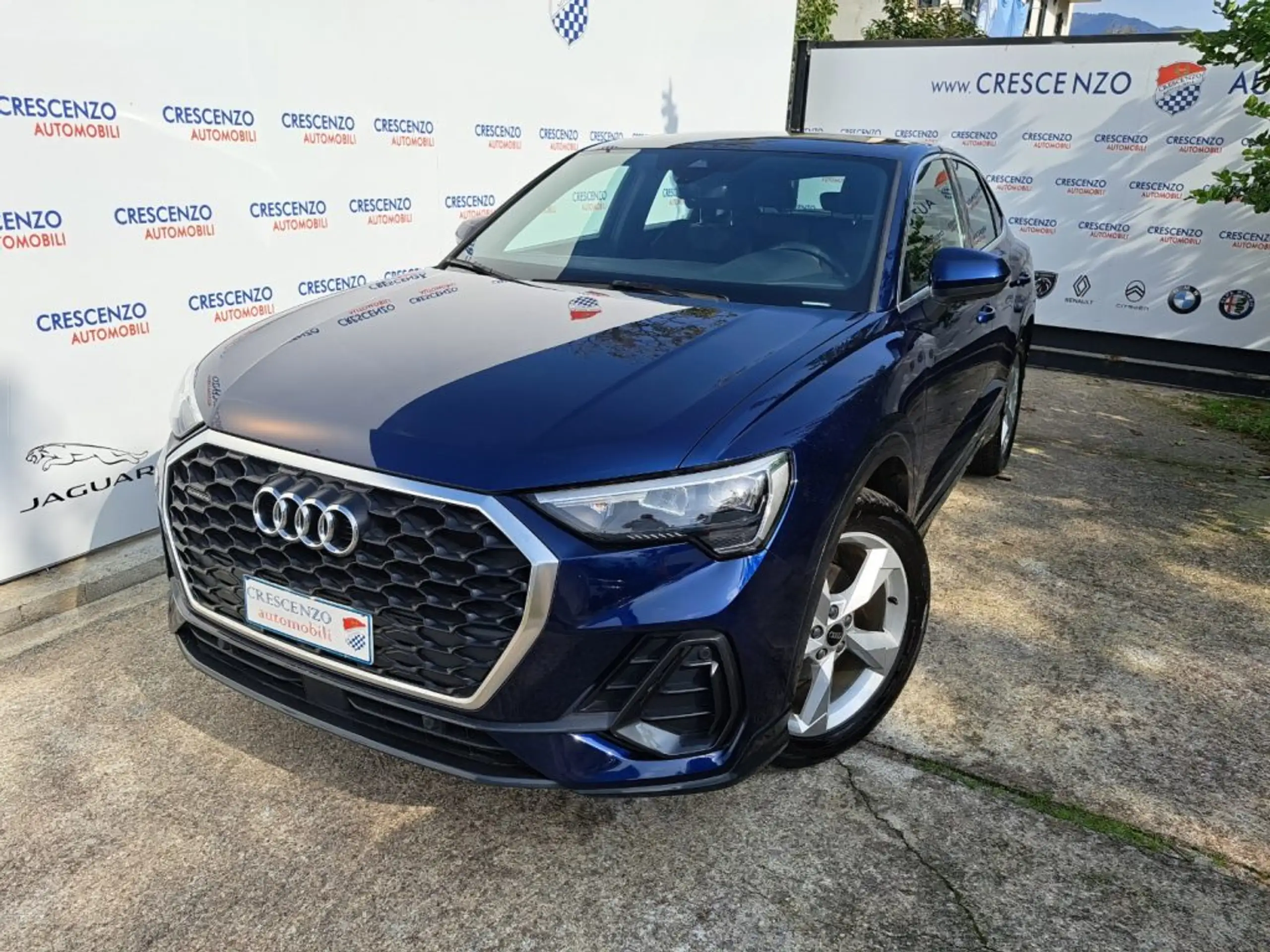 Audi - Q3