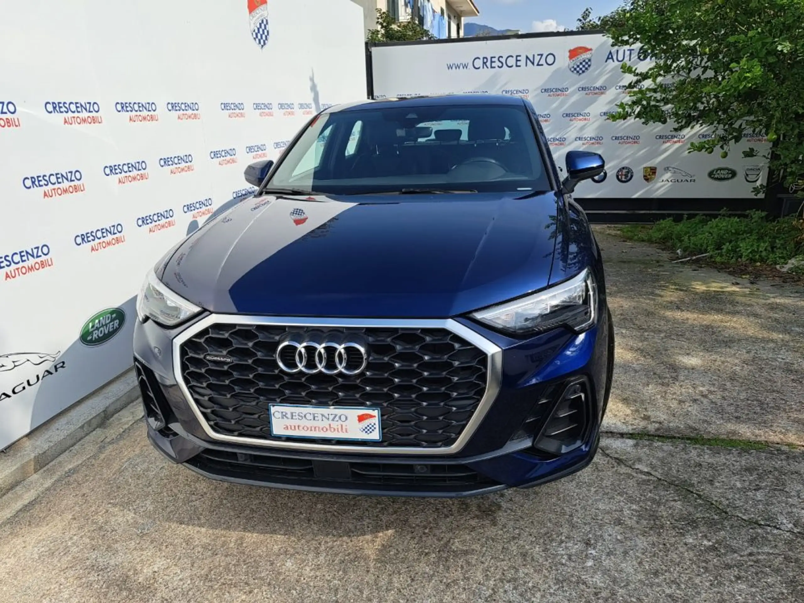 Audi - Q3