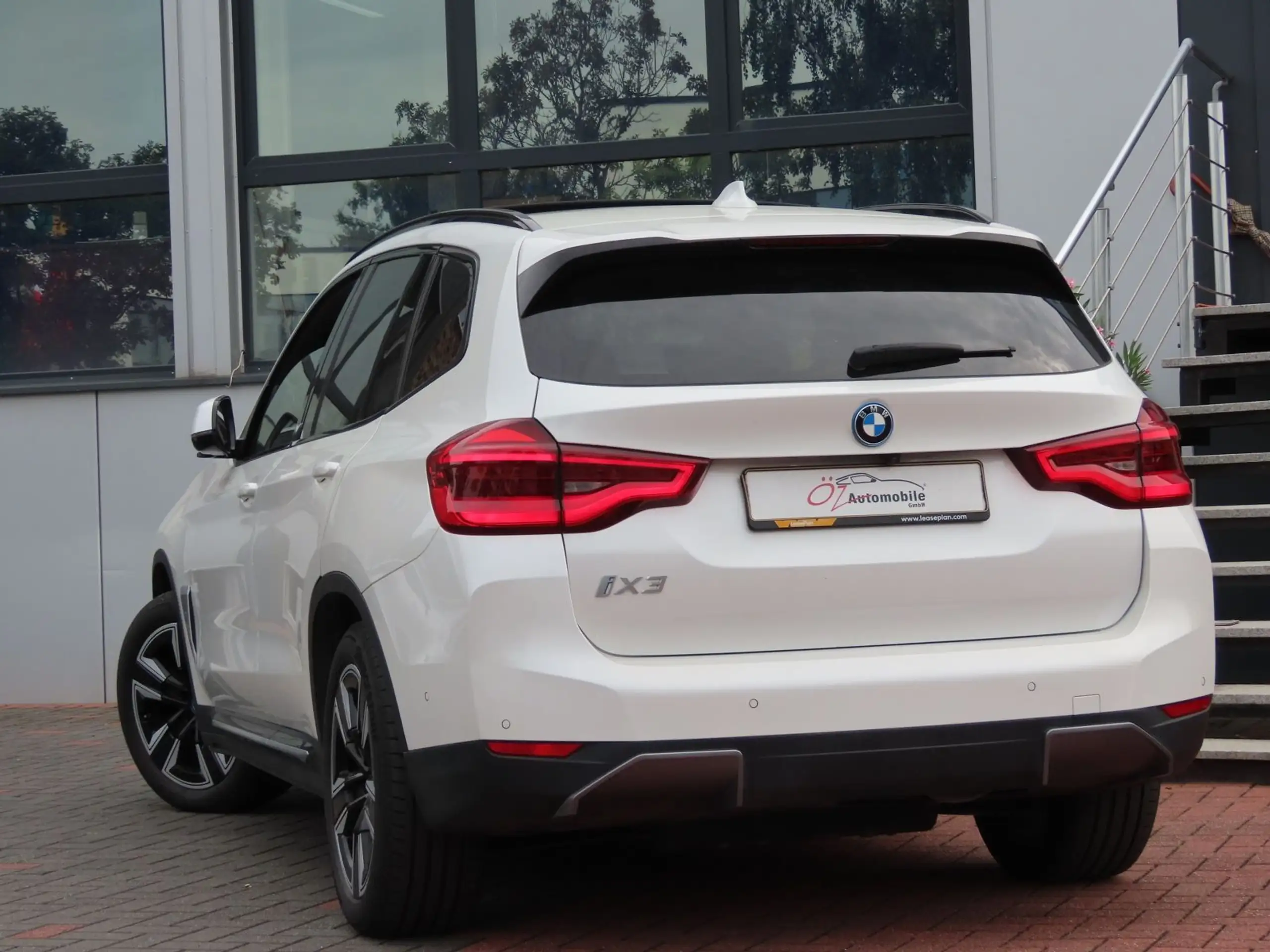 BMW - iX3