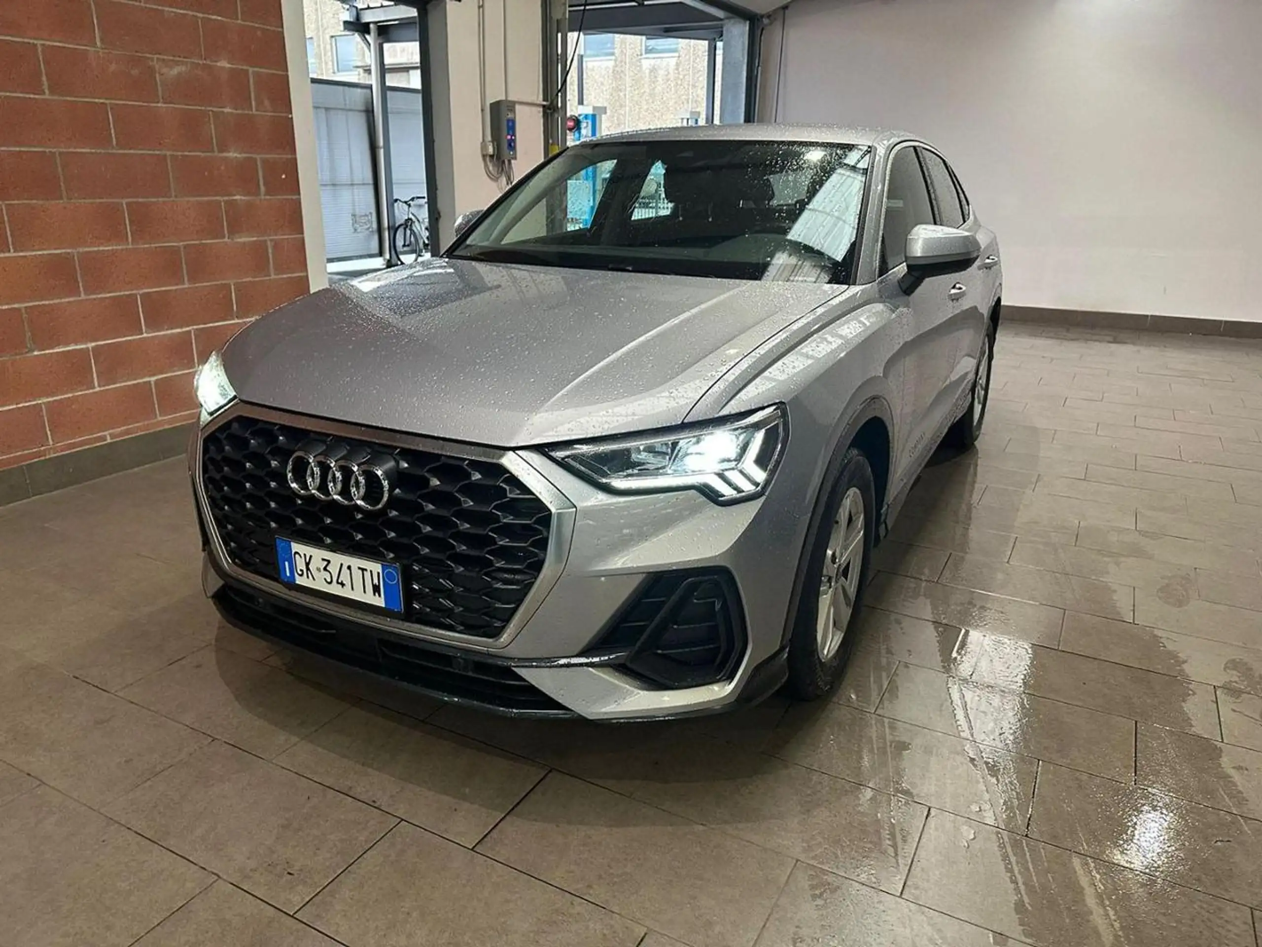 Audi - Q3