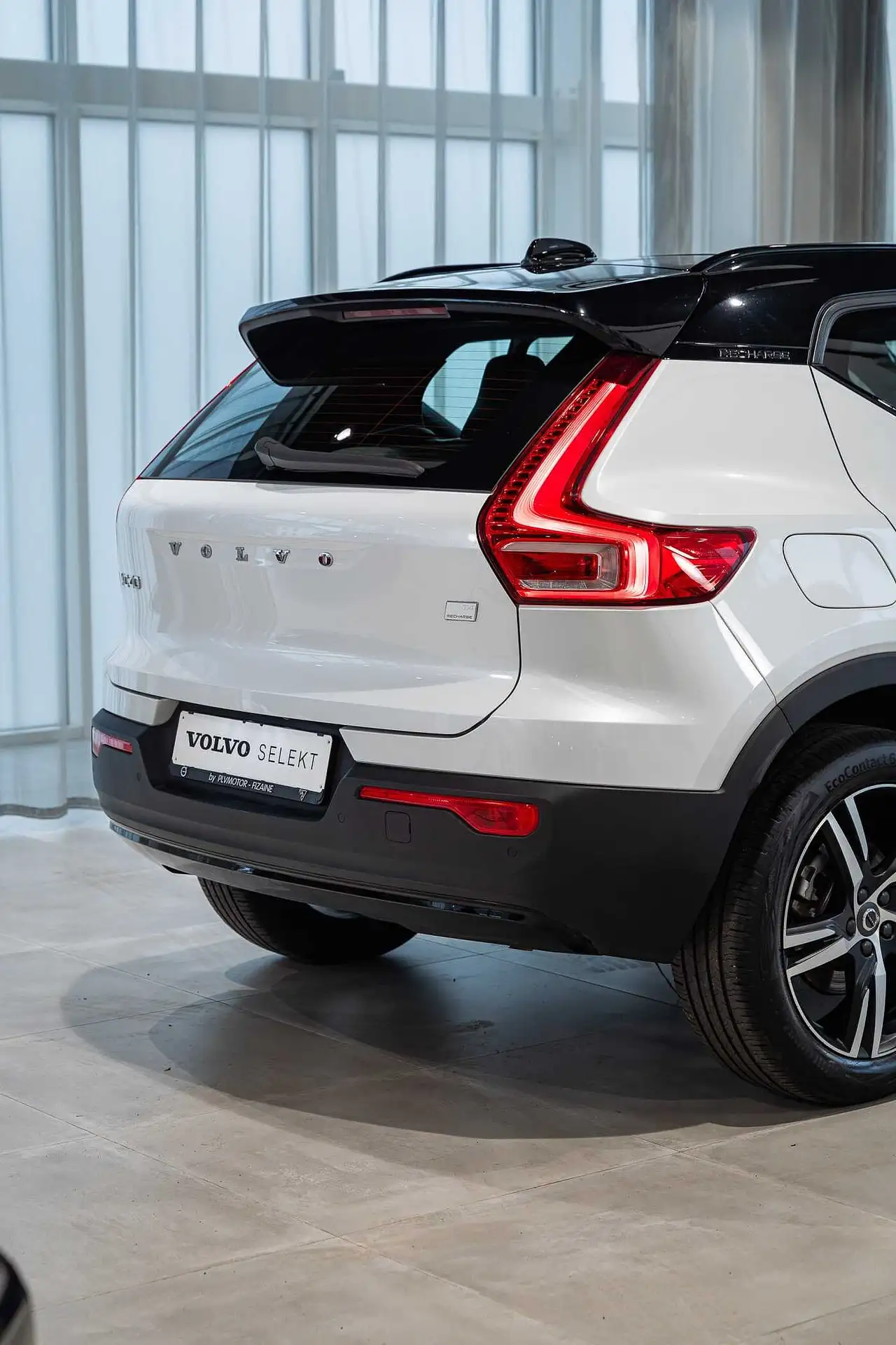 Volvo - XC40