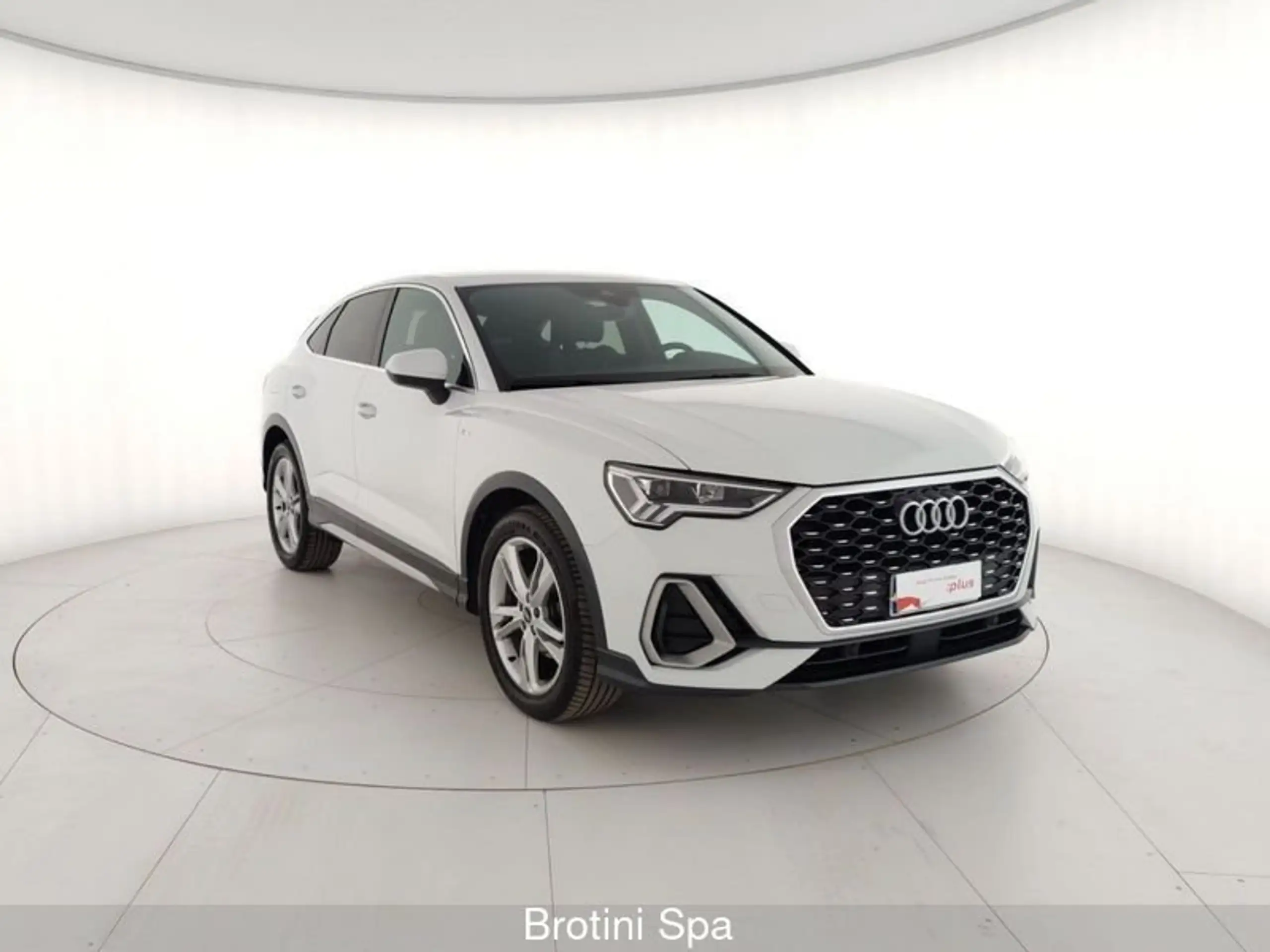 Audi - Q3