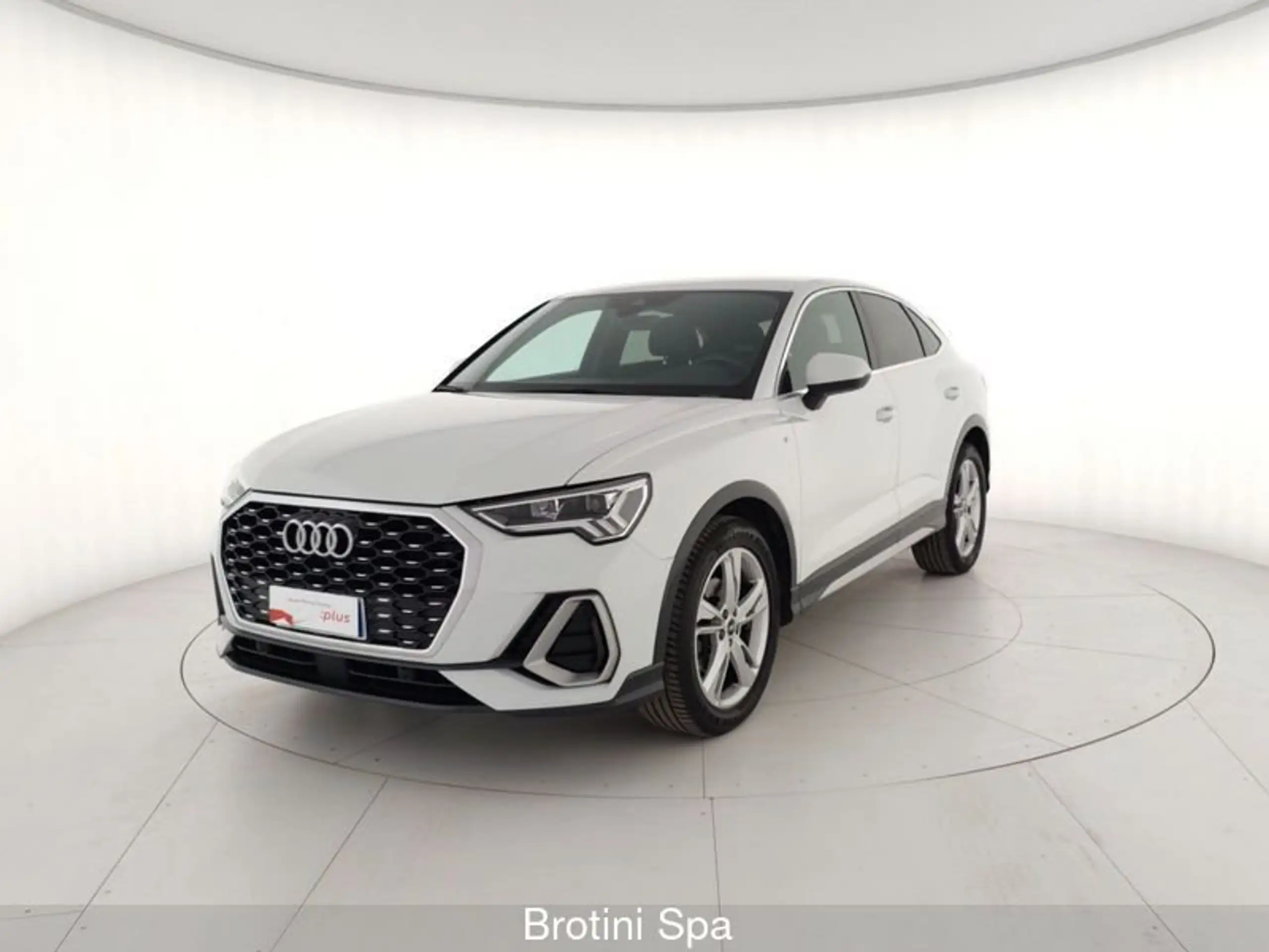 Audi - Q3