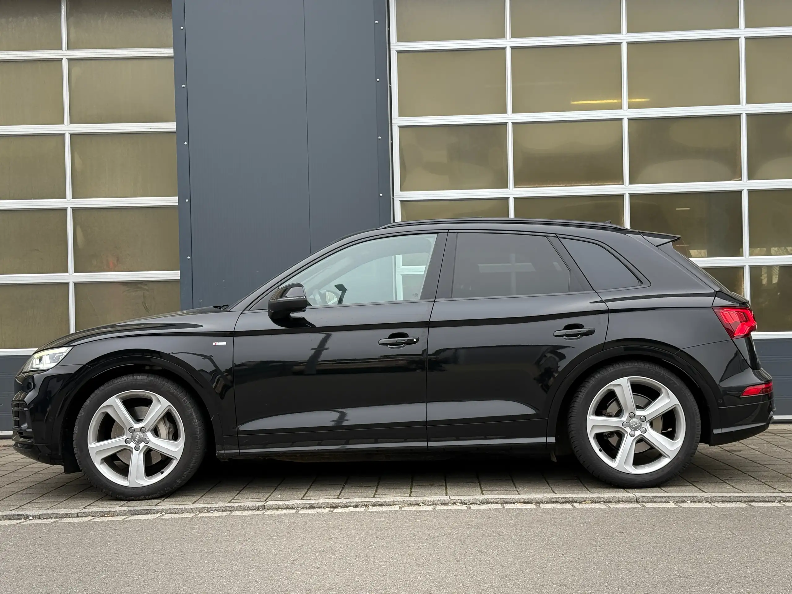 Audi - Q5